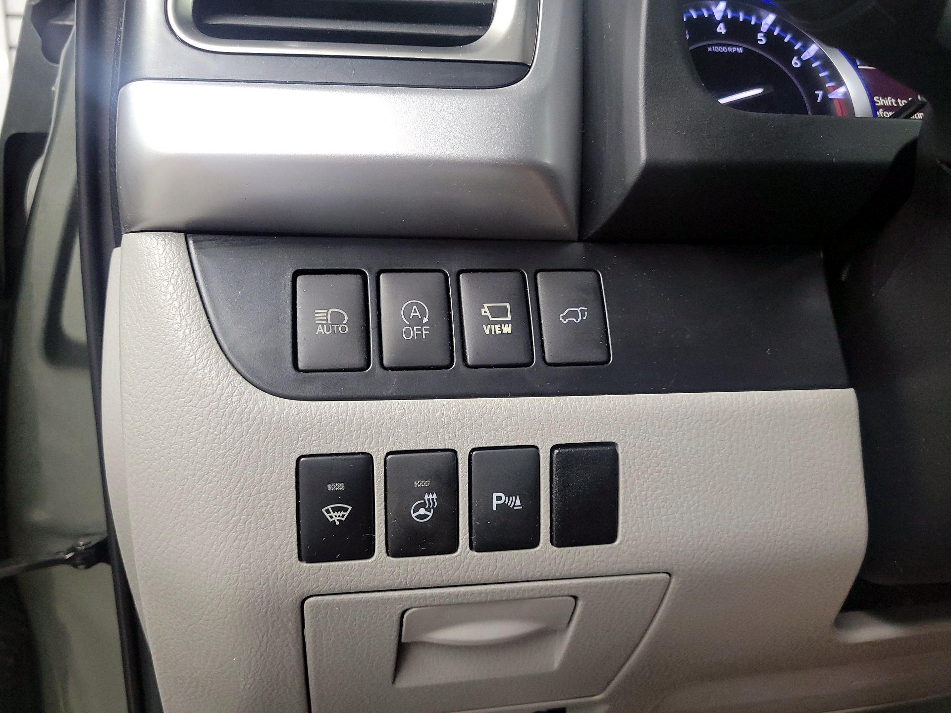 Thumbnail: 2019 Toyota Highlander - 13