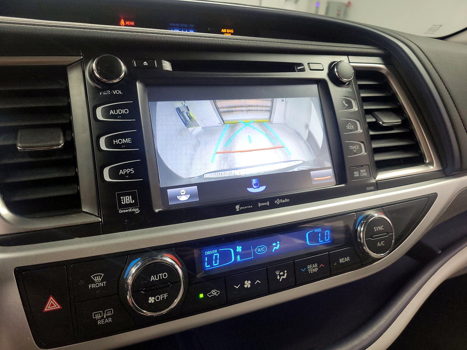 Thumbnail: 2019 Toyota Highlander - 14