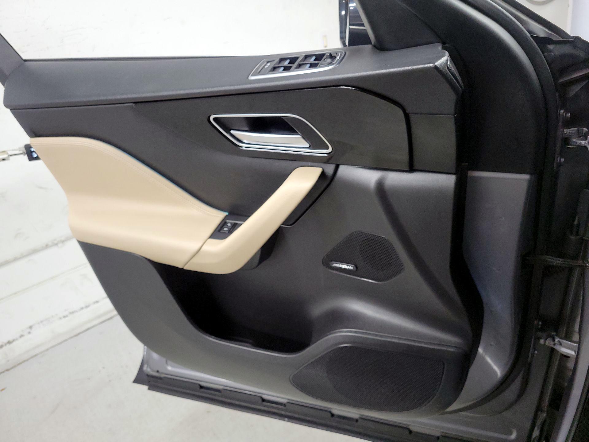 Thumbnail: 2020 Jaguar F-Pace - 12