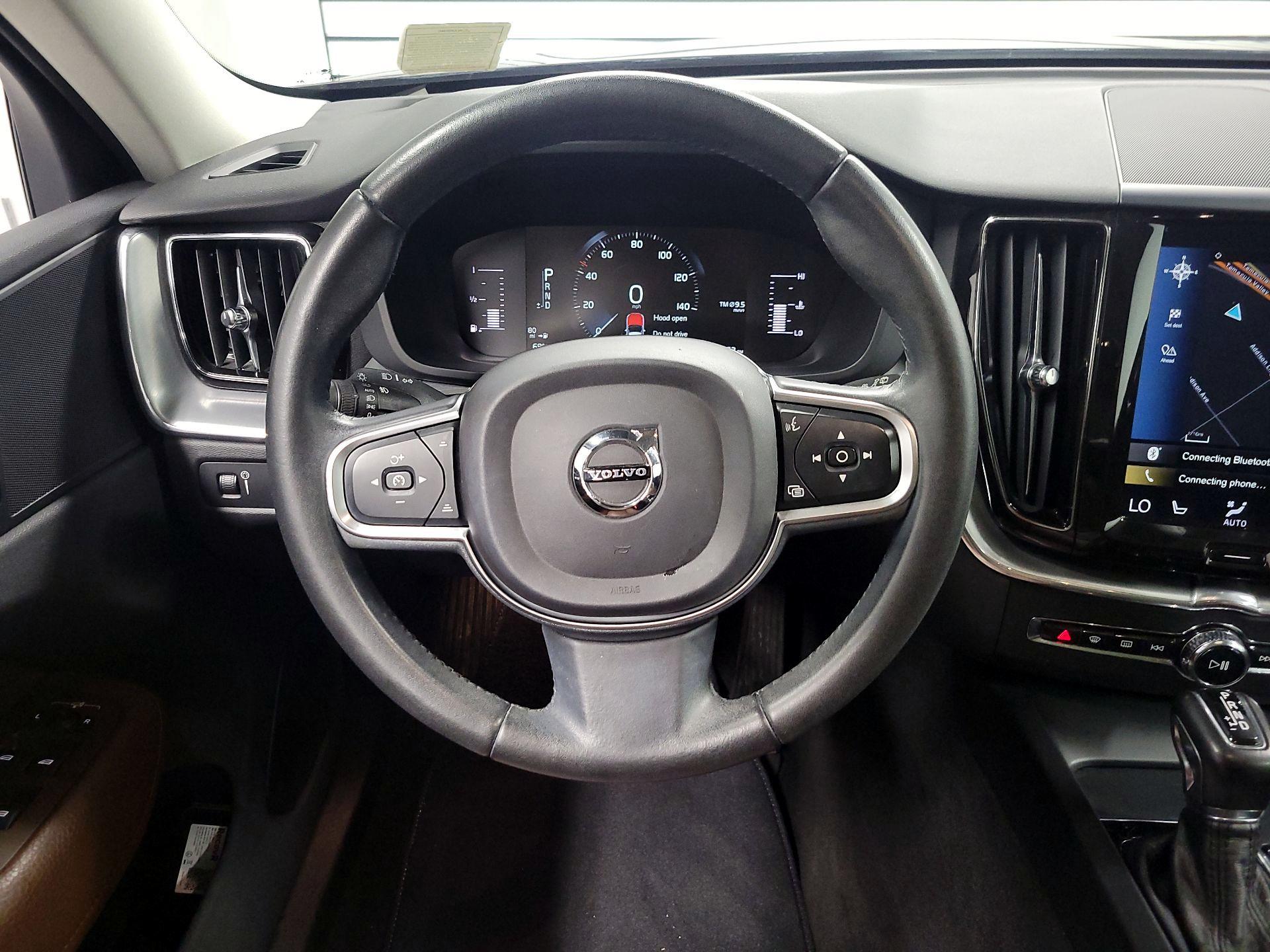 Thumbnail: 2019 Volvo XC60 - 10