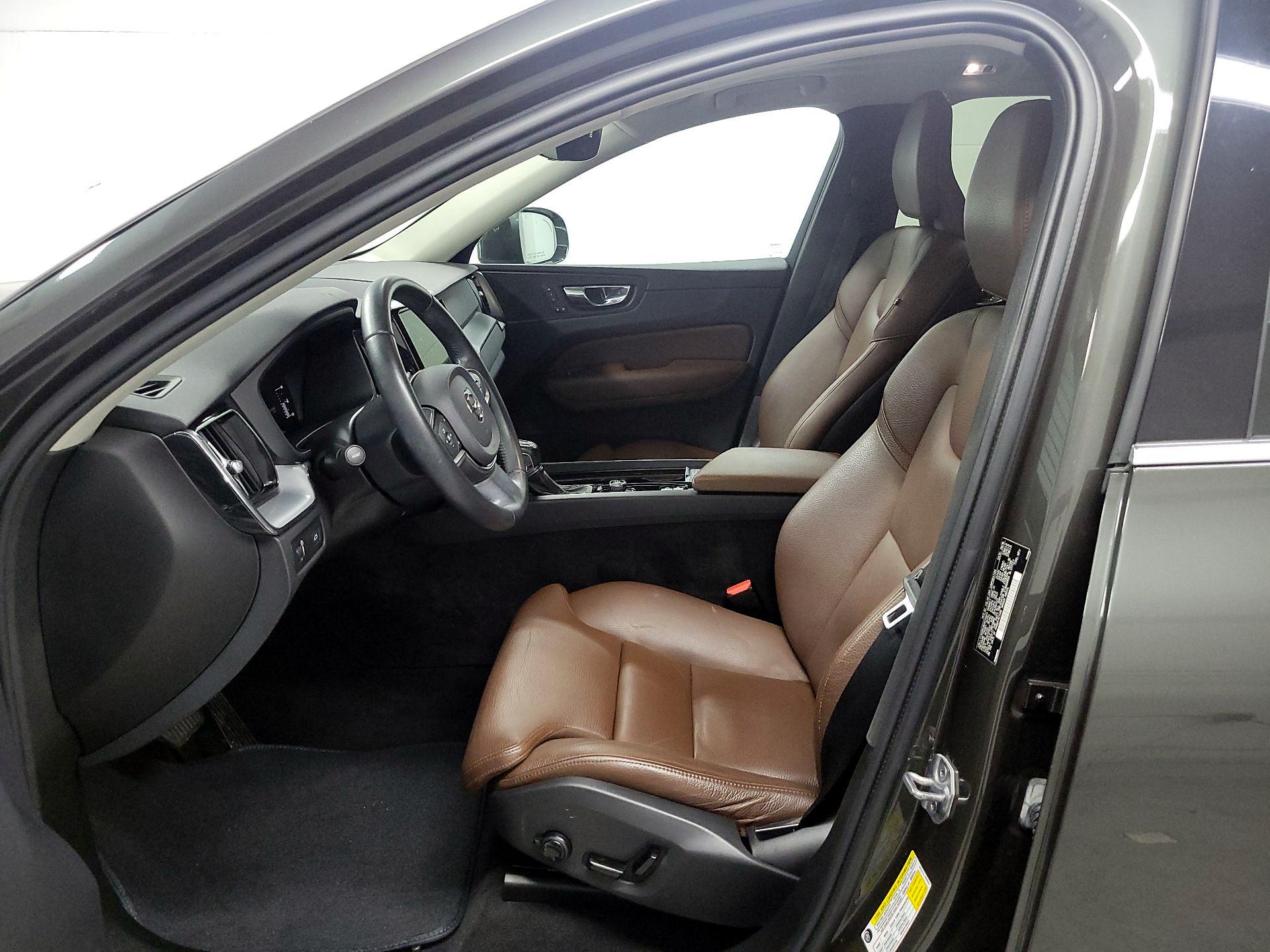 Thumbnail: 2019 Volvo XC60 - 11