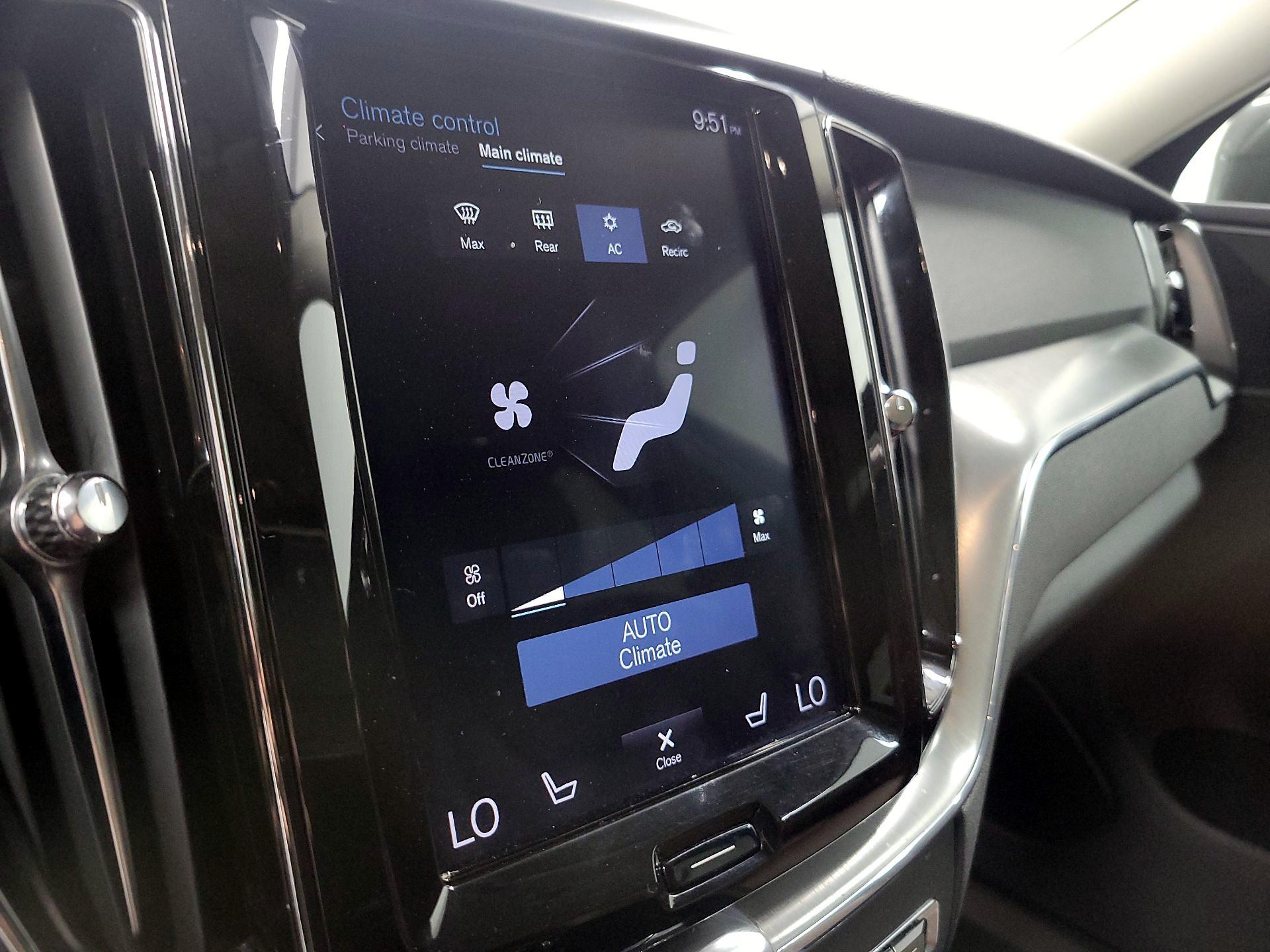 Thumbnail: 2019 Volvo XC60 - 17