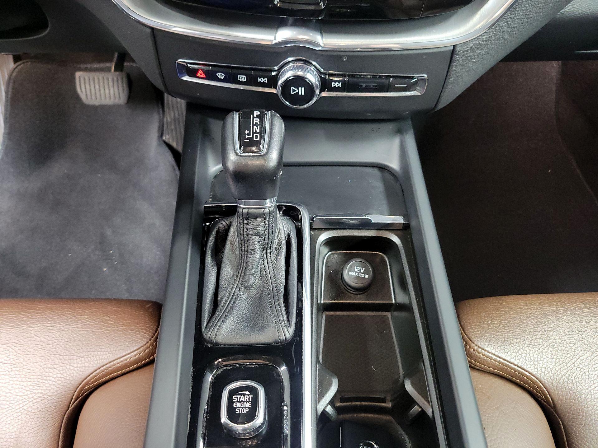 Thumbnail: 2019 Volvo XC60 - 18