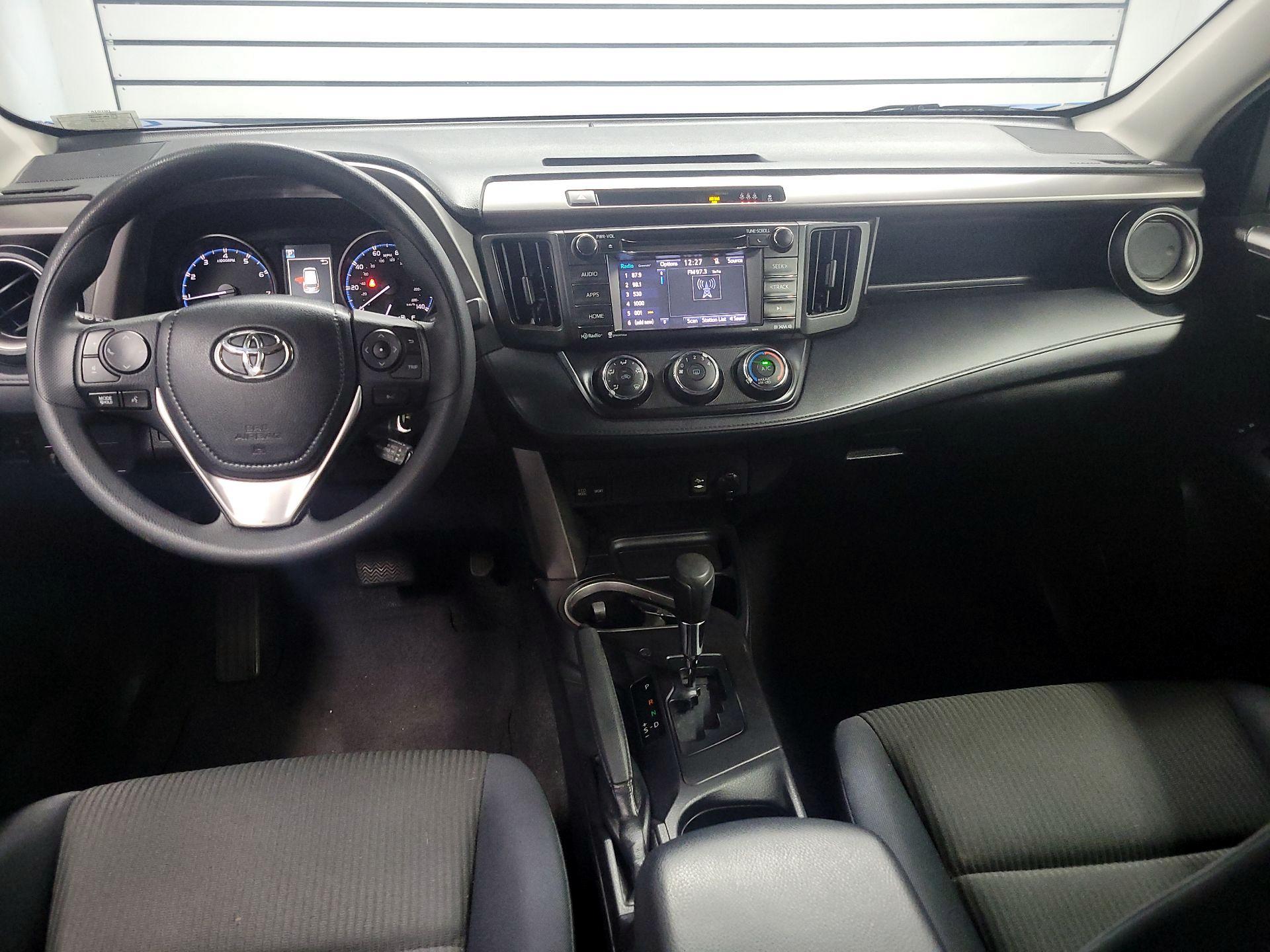 Thumbnail: 2017 Toyota RAV4 - 9