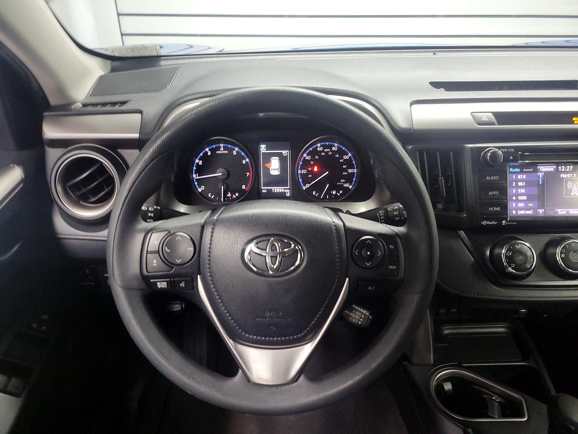Thumbnail: 2017 Toyota RAV4 - 10