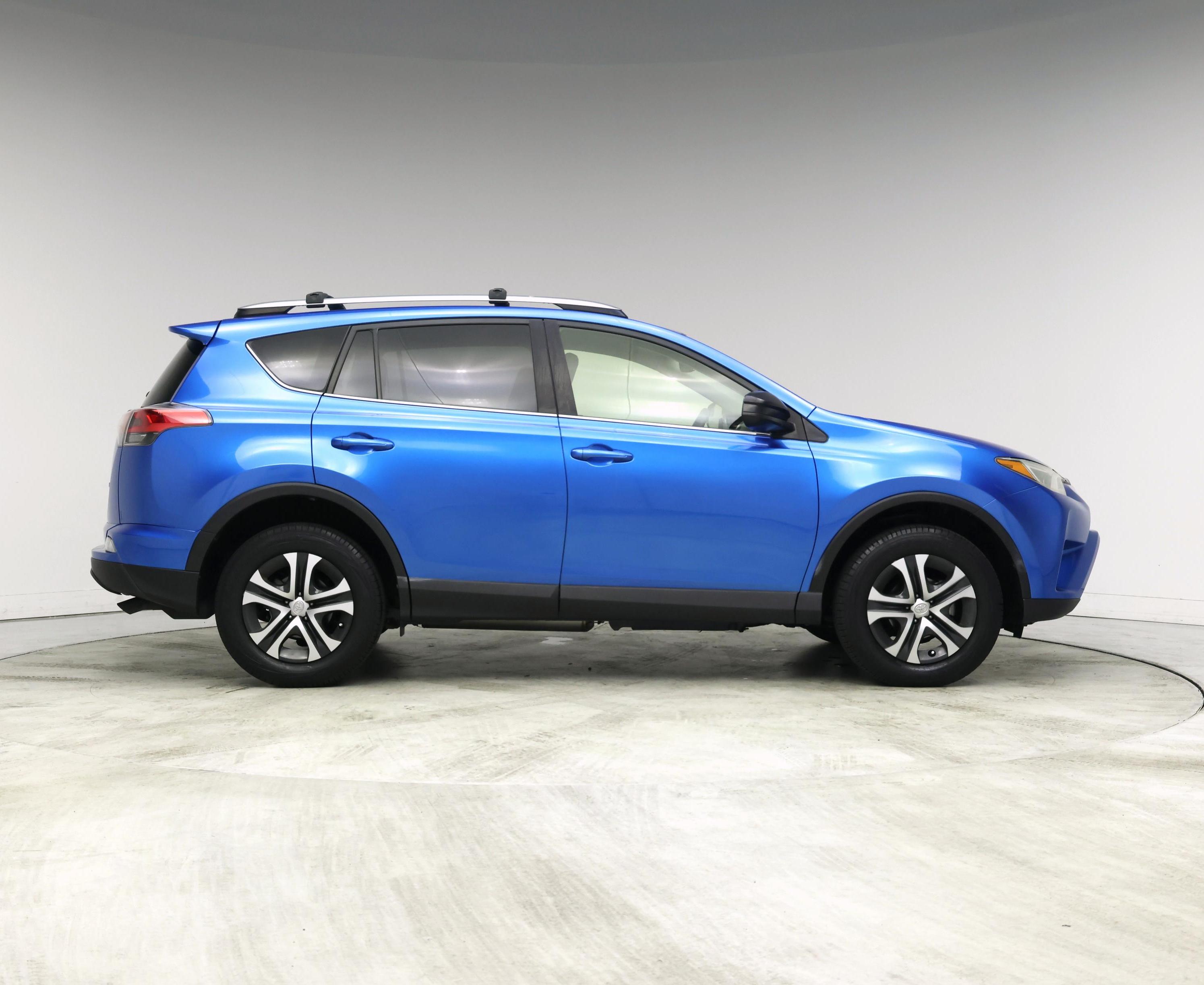 Thumbnail: 2017 Toyota RAV4 - 7