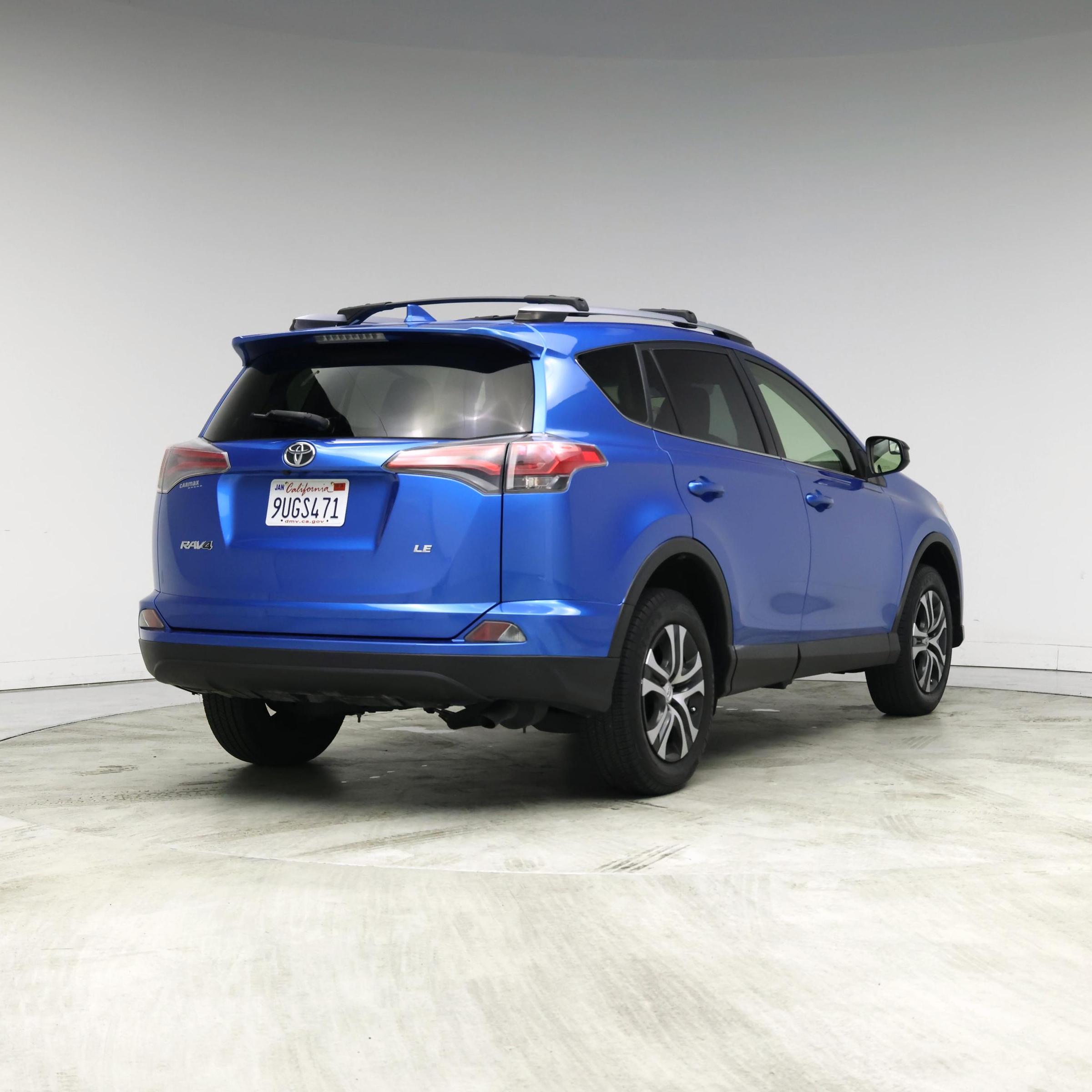 Thumbnail: 2017 Toyota RAV4 - 8