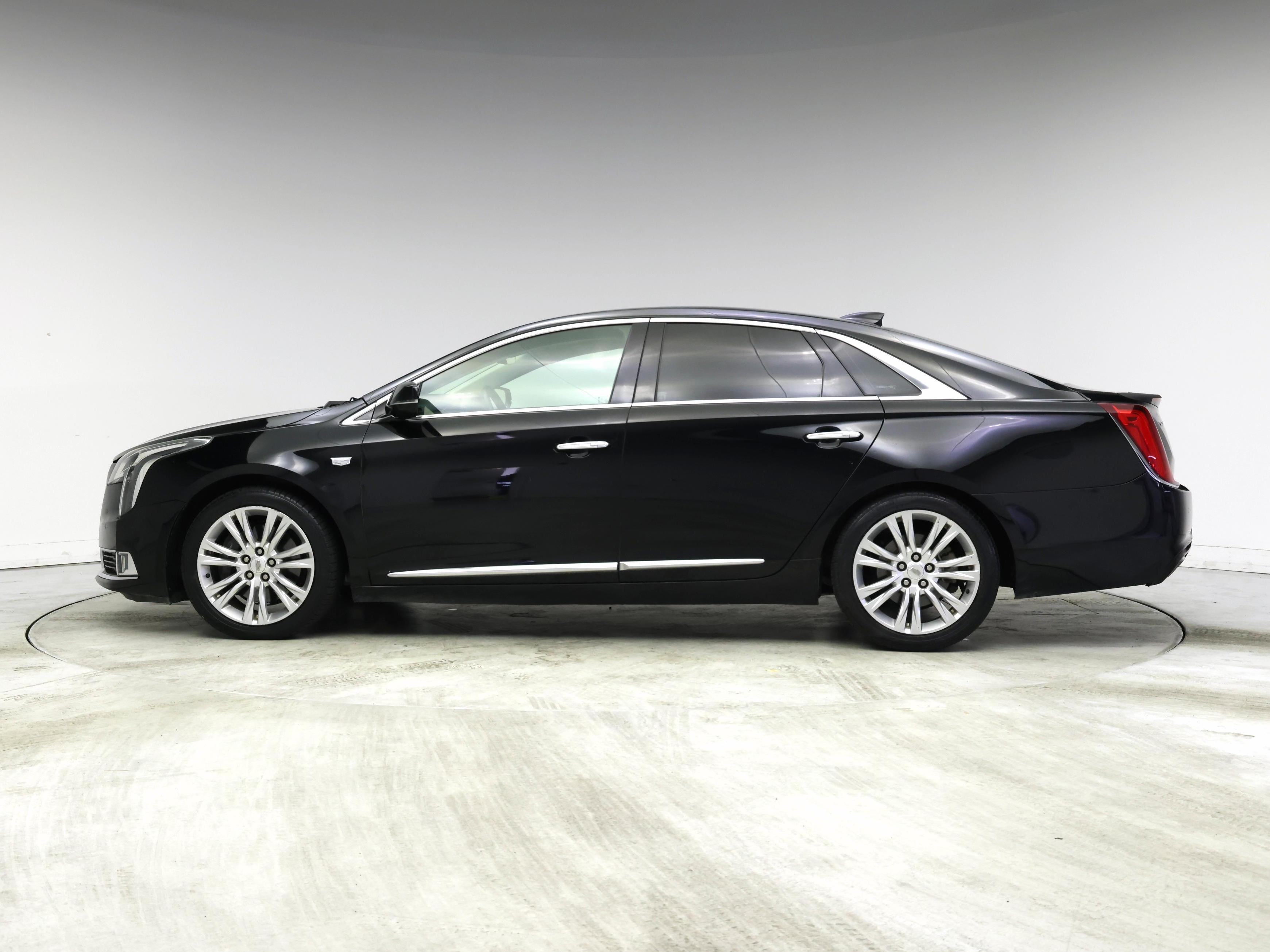 Thumbnail: 2019 Cadillac XTS - 3
