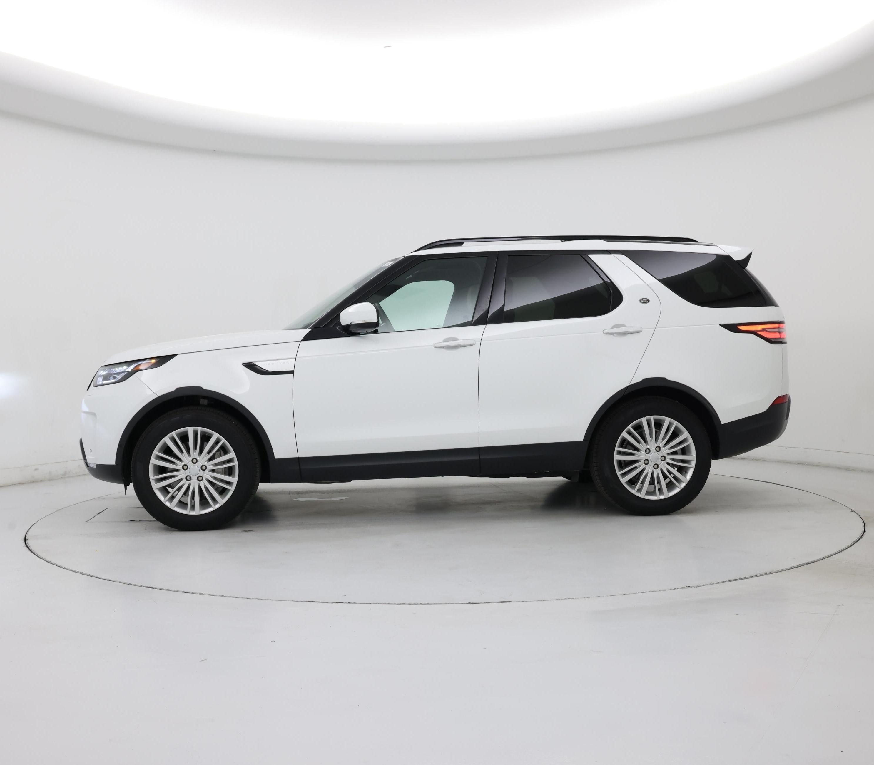 Thumbnail: 2020 Land Rover Discovery - 3