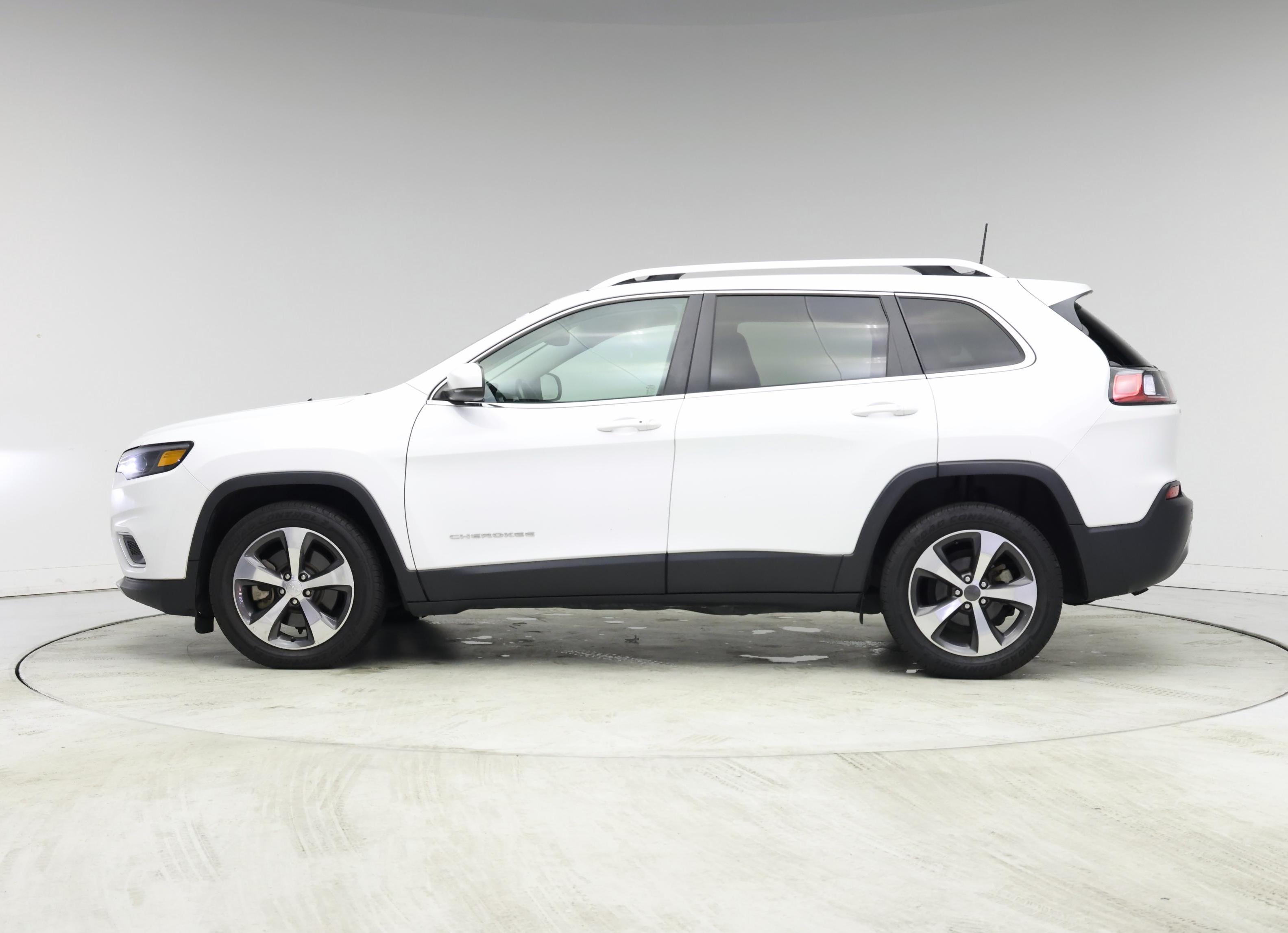 Thumbnail: 2019 Jeep Cherokee - 3