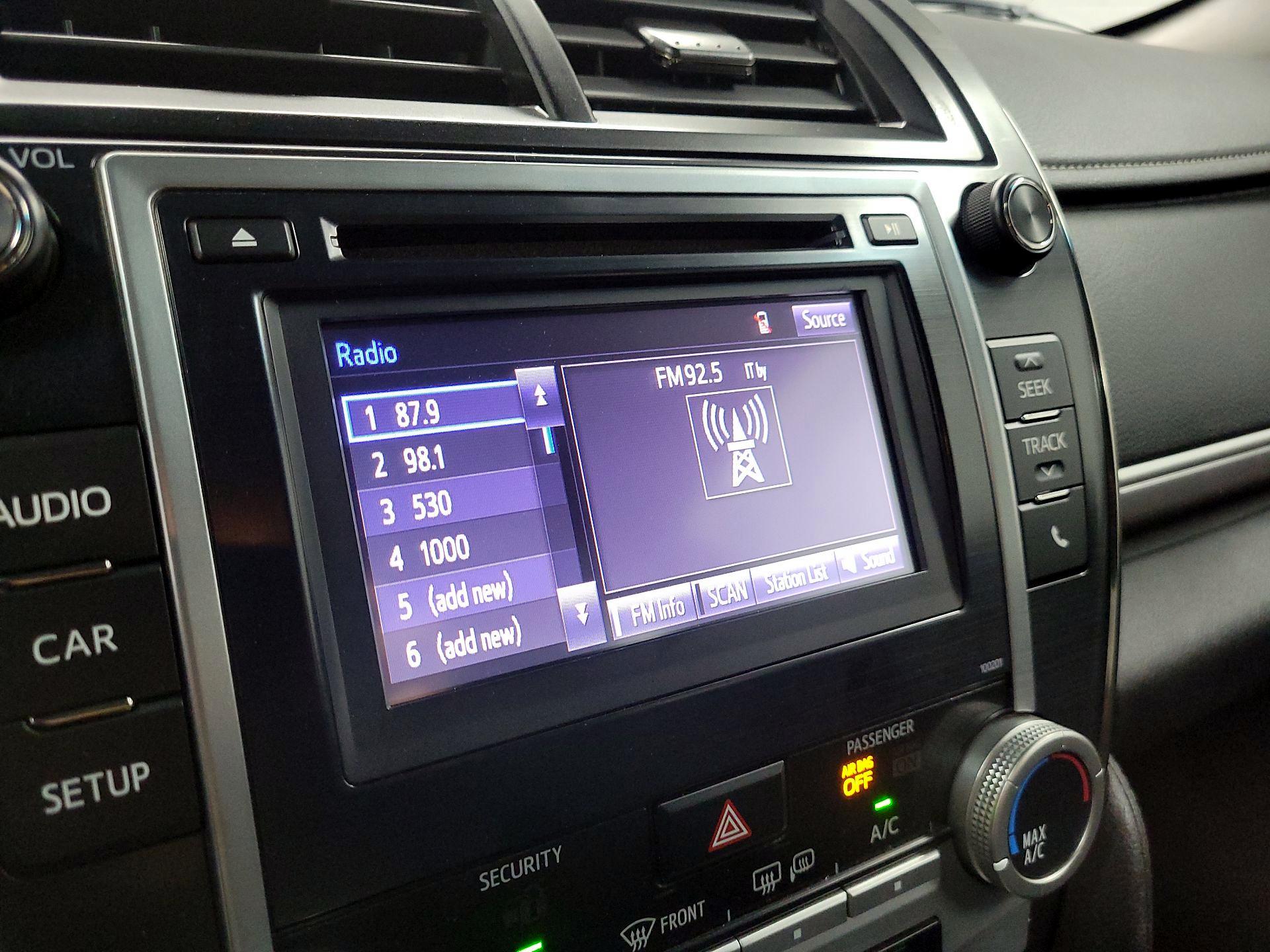 Thumbnail: 2014 Toyota Camry - 15