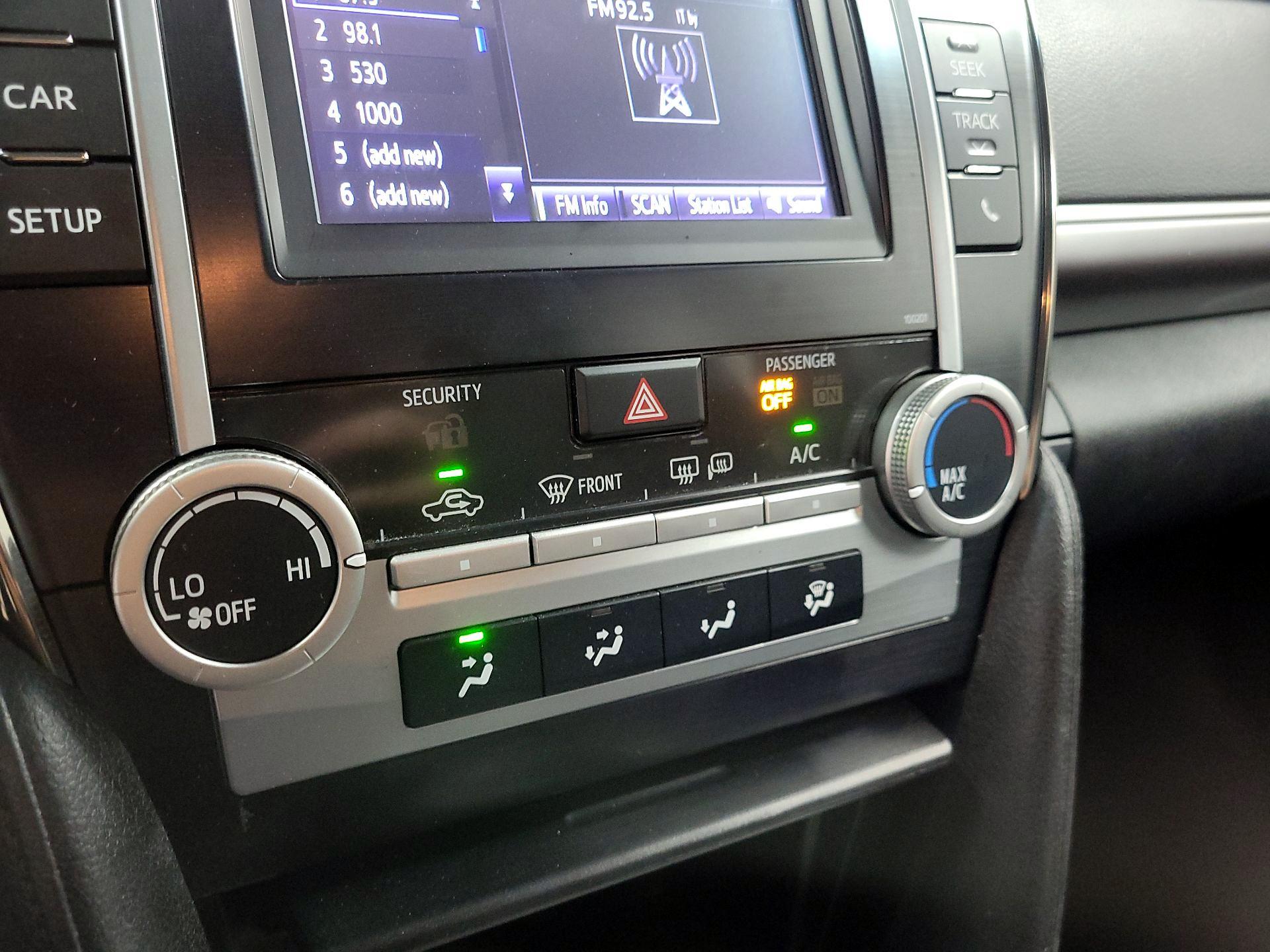 Thumbnail: 2014 Toyota Camry - 16