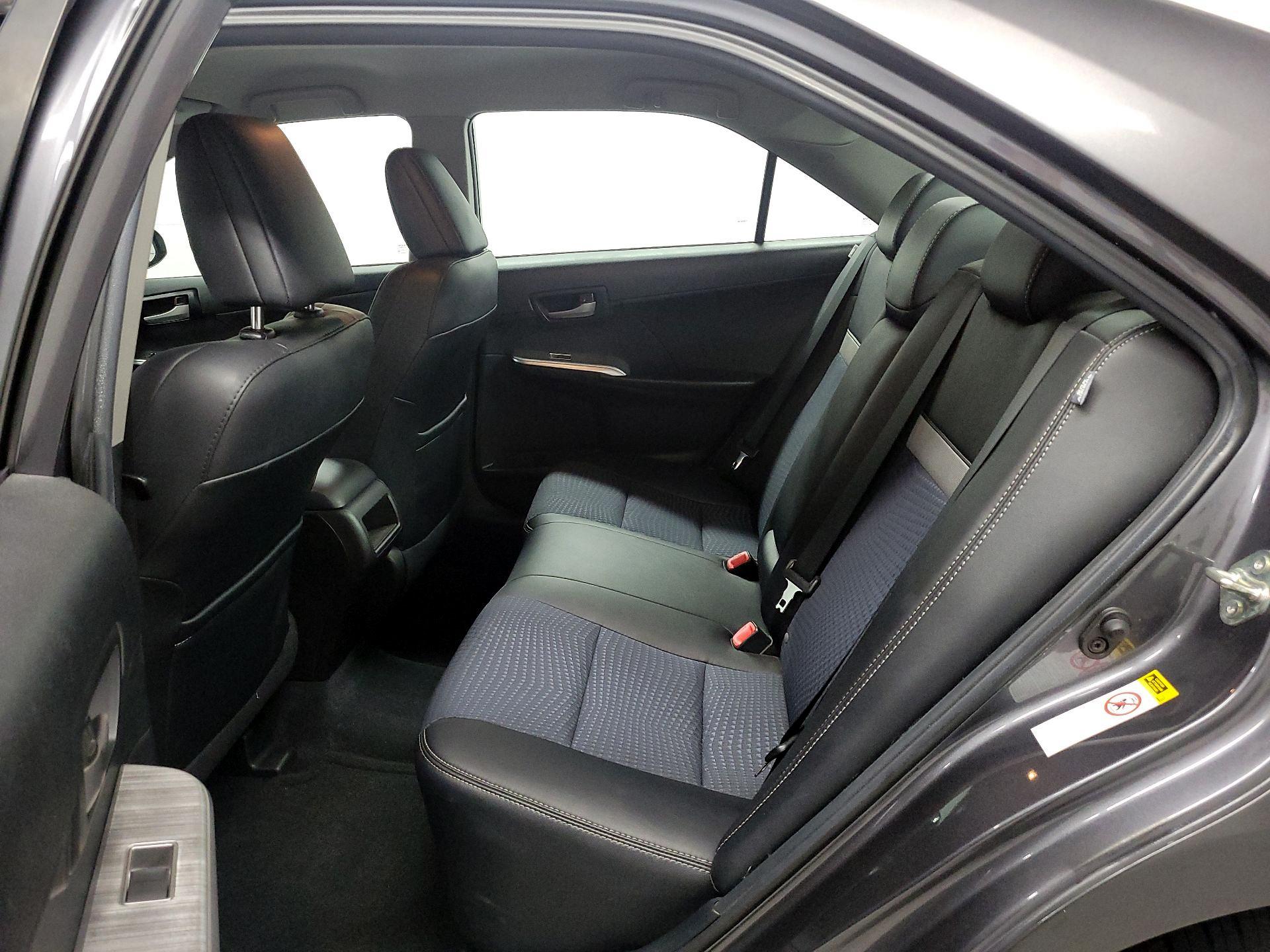 Thumbnail: 2014 Toyota Camry - 18