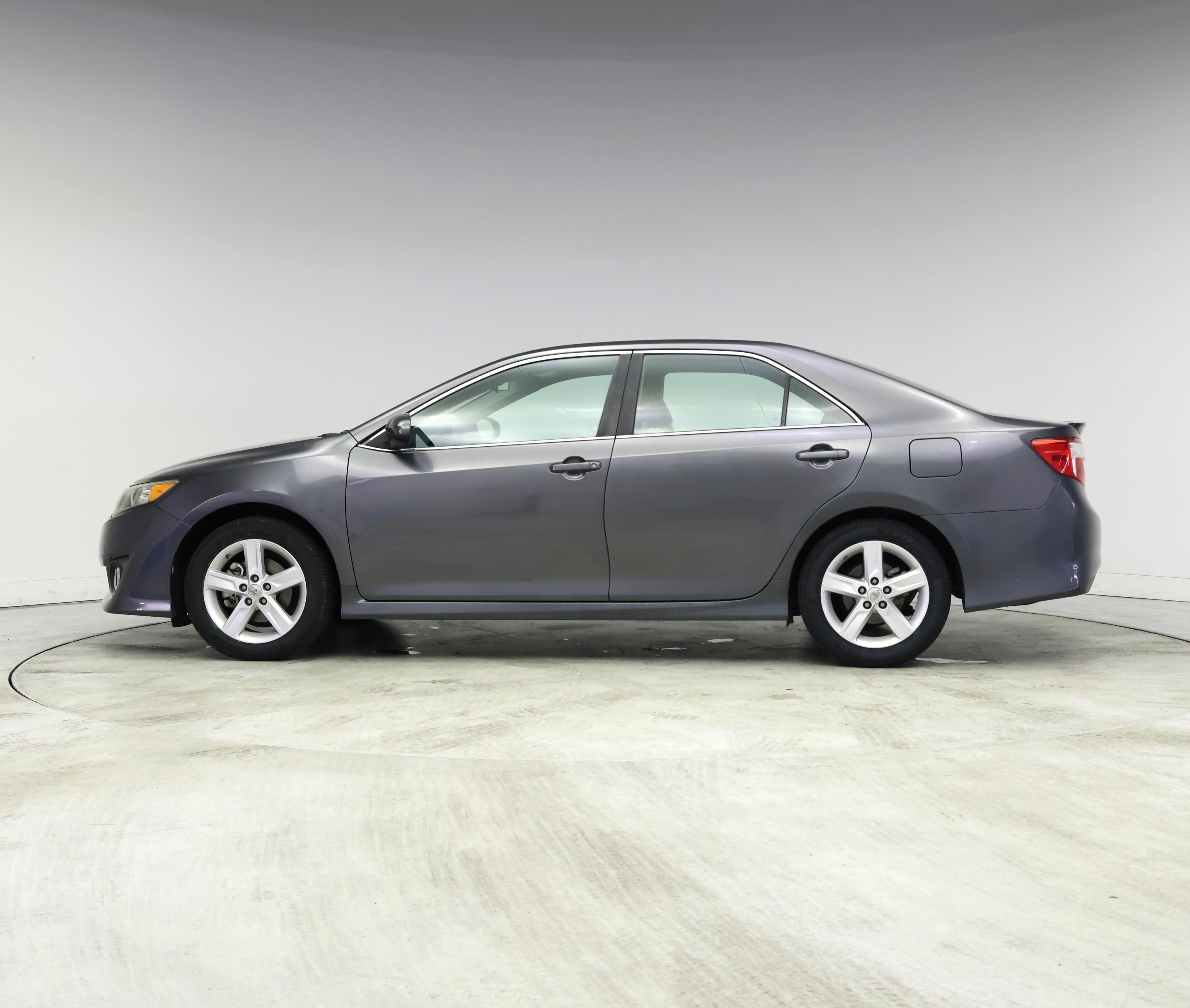 Thumbnail: 2014 Toyota Camry - 3