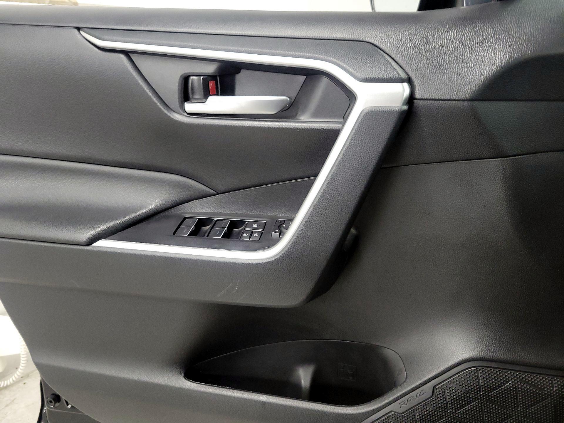 Thumbnail: 2024 Toyota RAV4 - 12