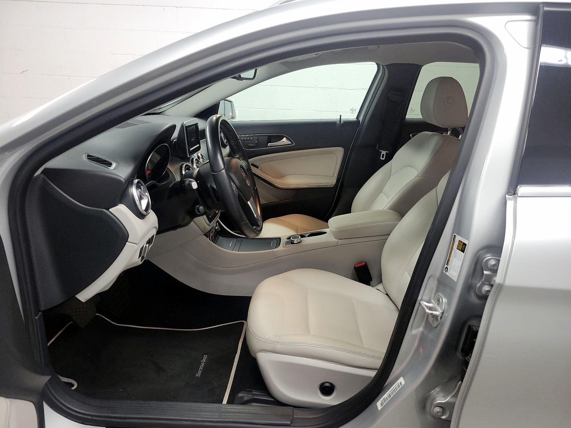 Thumbnail: 2015 Mercedes-Benz GLA - 11