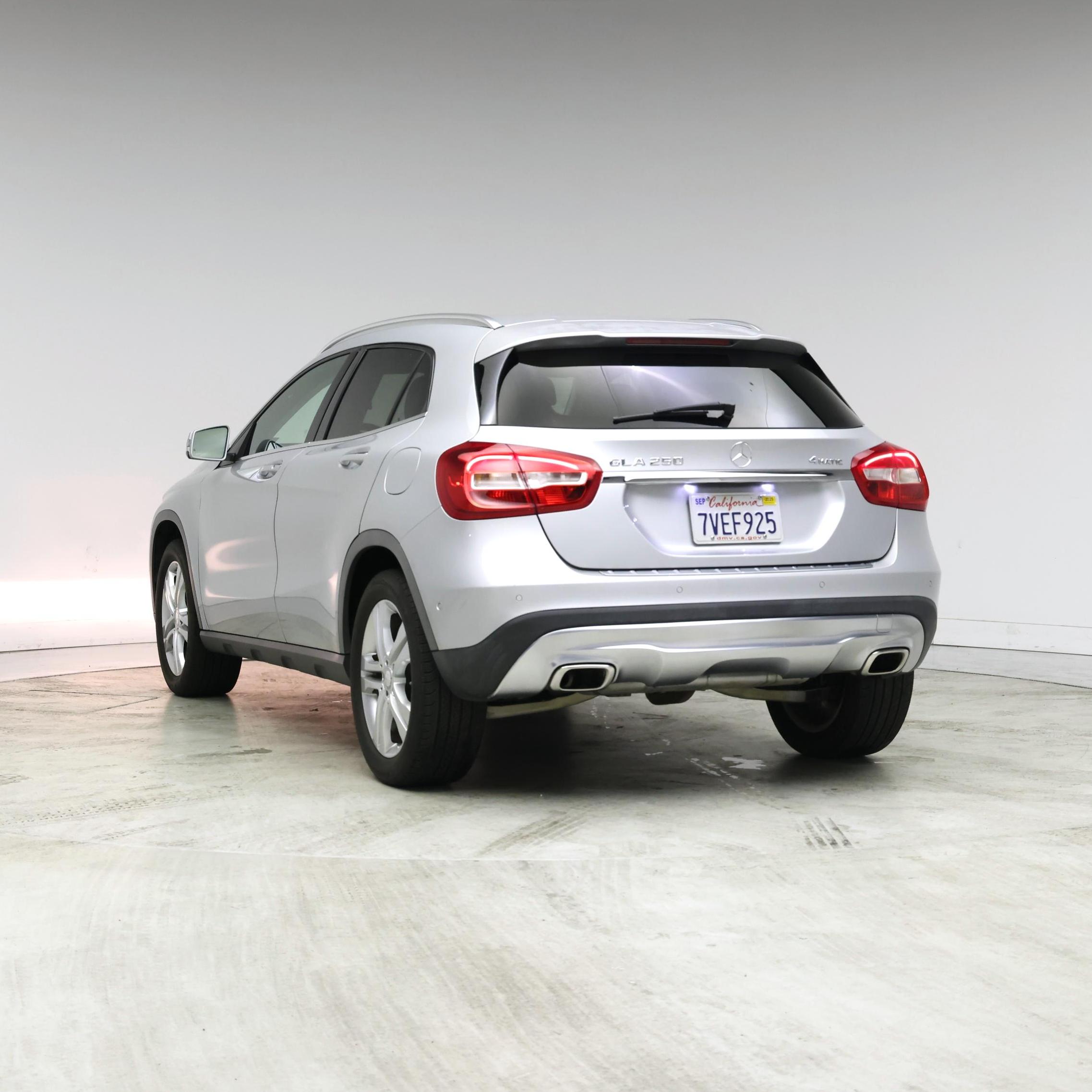 Thumbnail: 2015 Mercedes-Benz GLA - 2
