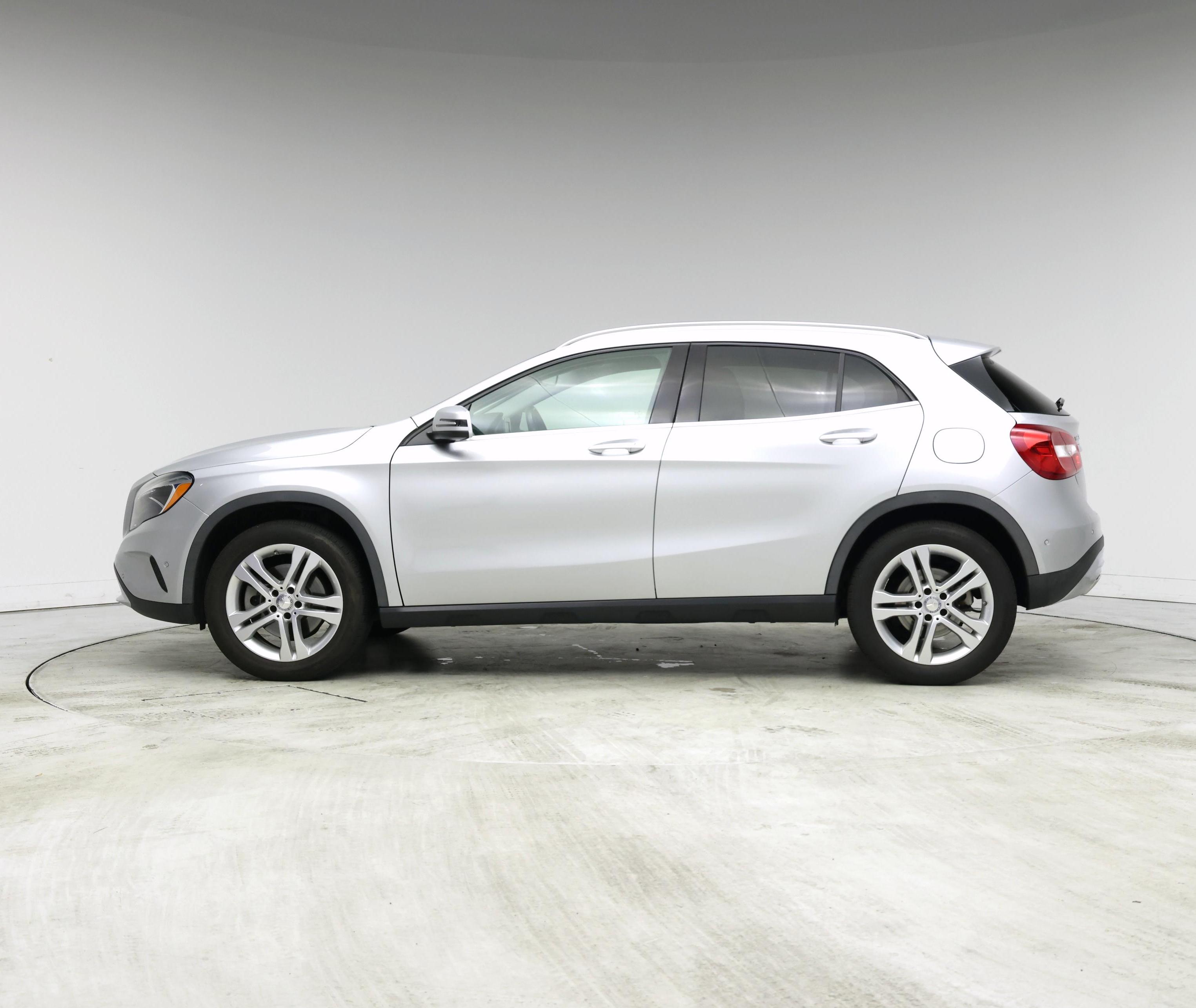 Thumbnail: 2015 Mercedes-Benz GLA - 3