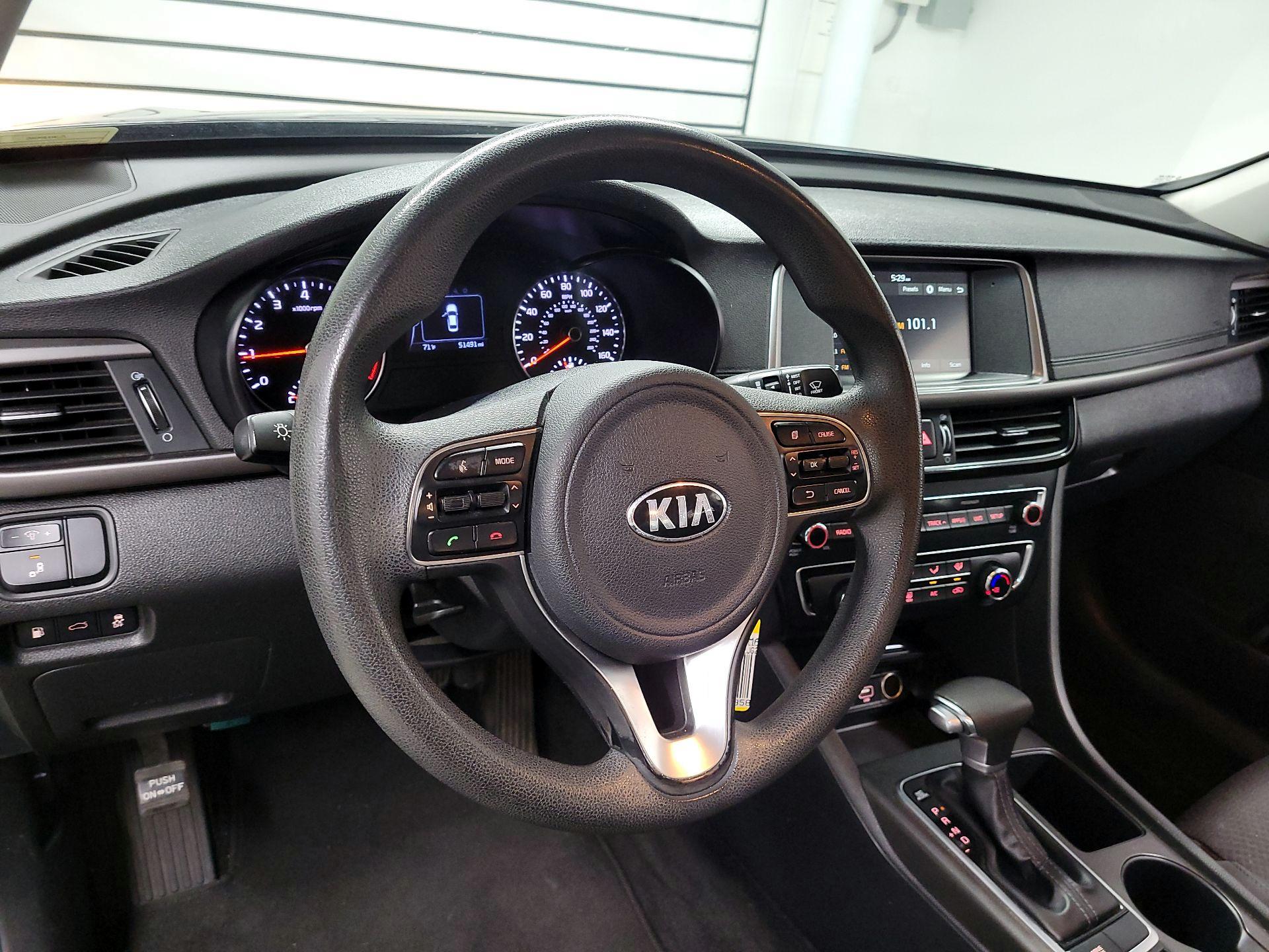 Thumbnail: 2018 Kia Optima - 9