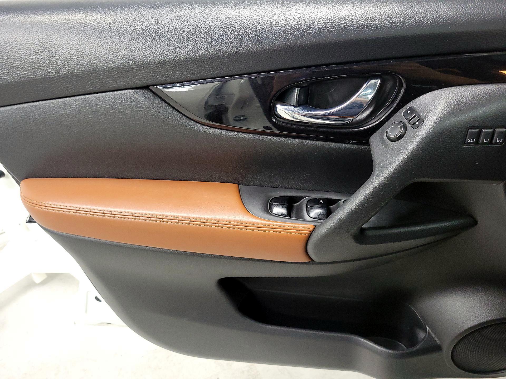 Thumbnail: 2018 Nissan Rogue - 12
