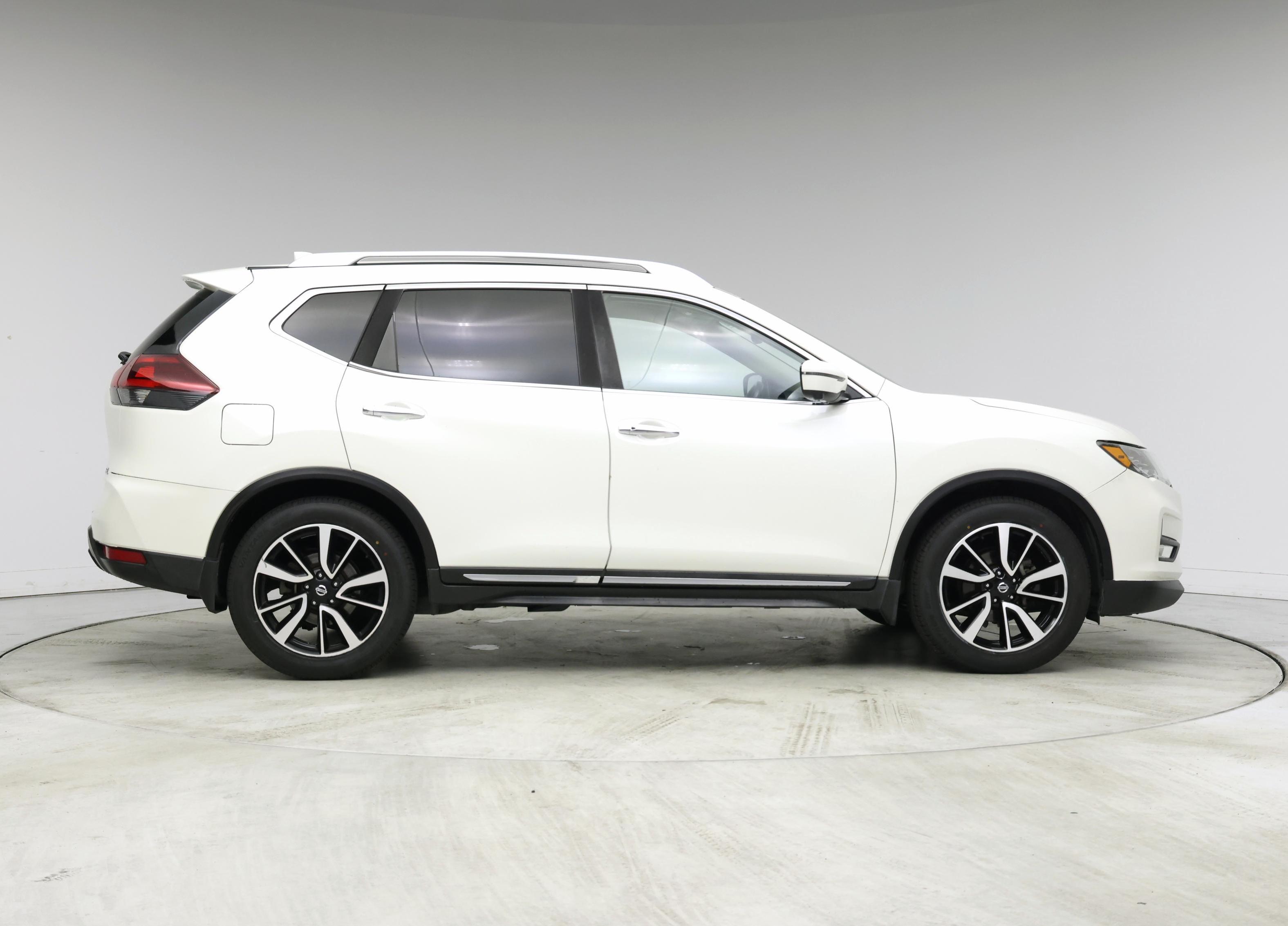 Thumbnail: 2018 Nissan Rogue - 7