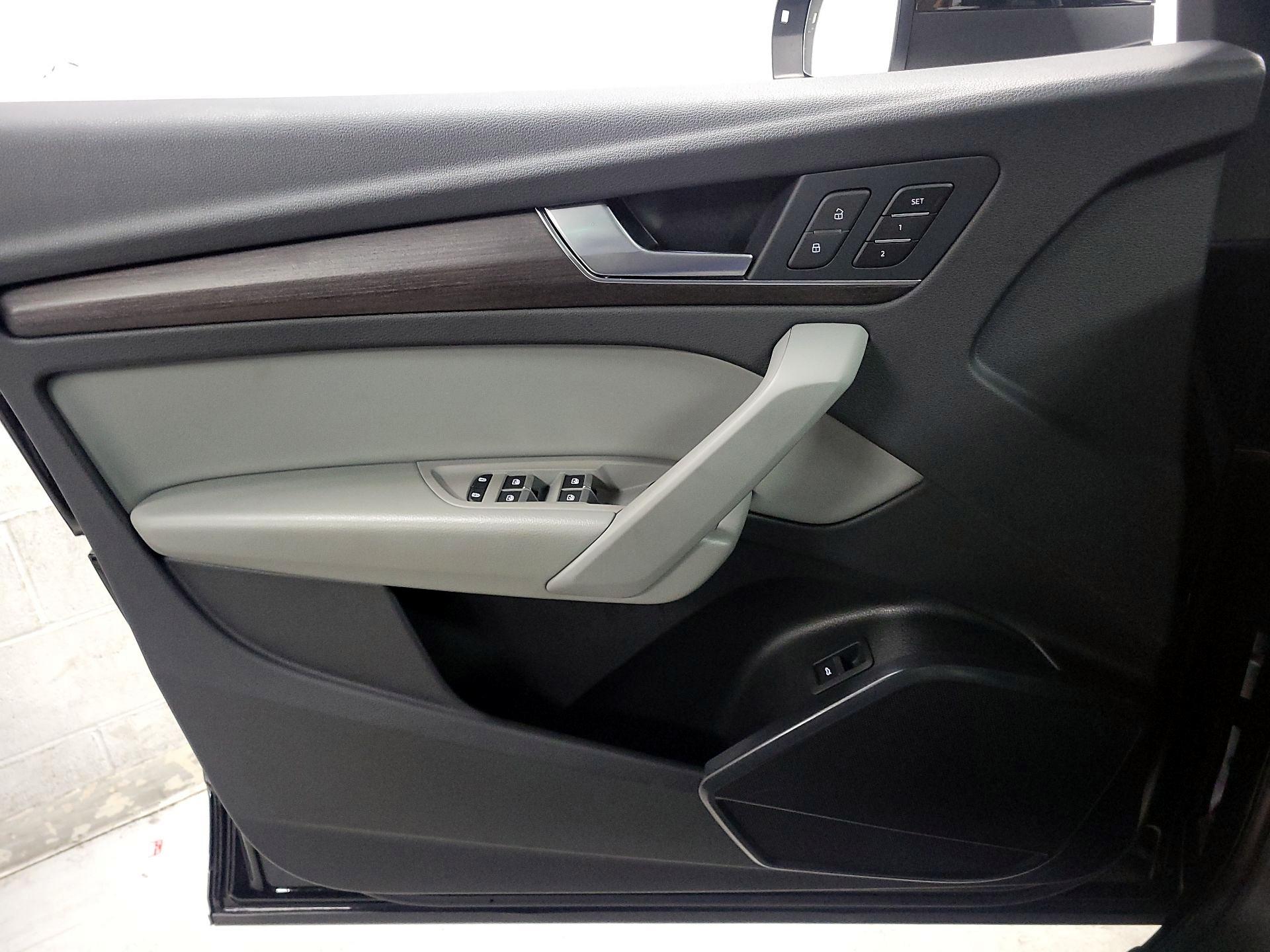 Thumbnail: 2022 Audi Q5 - 12