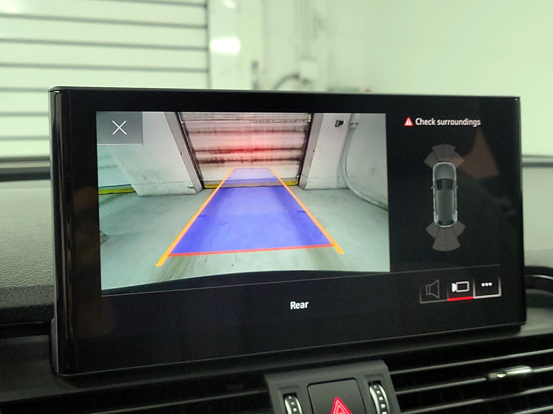 Thumbnail: 2022 Audi Q5 - 13