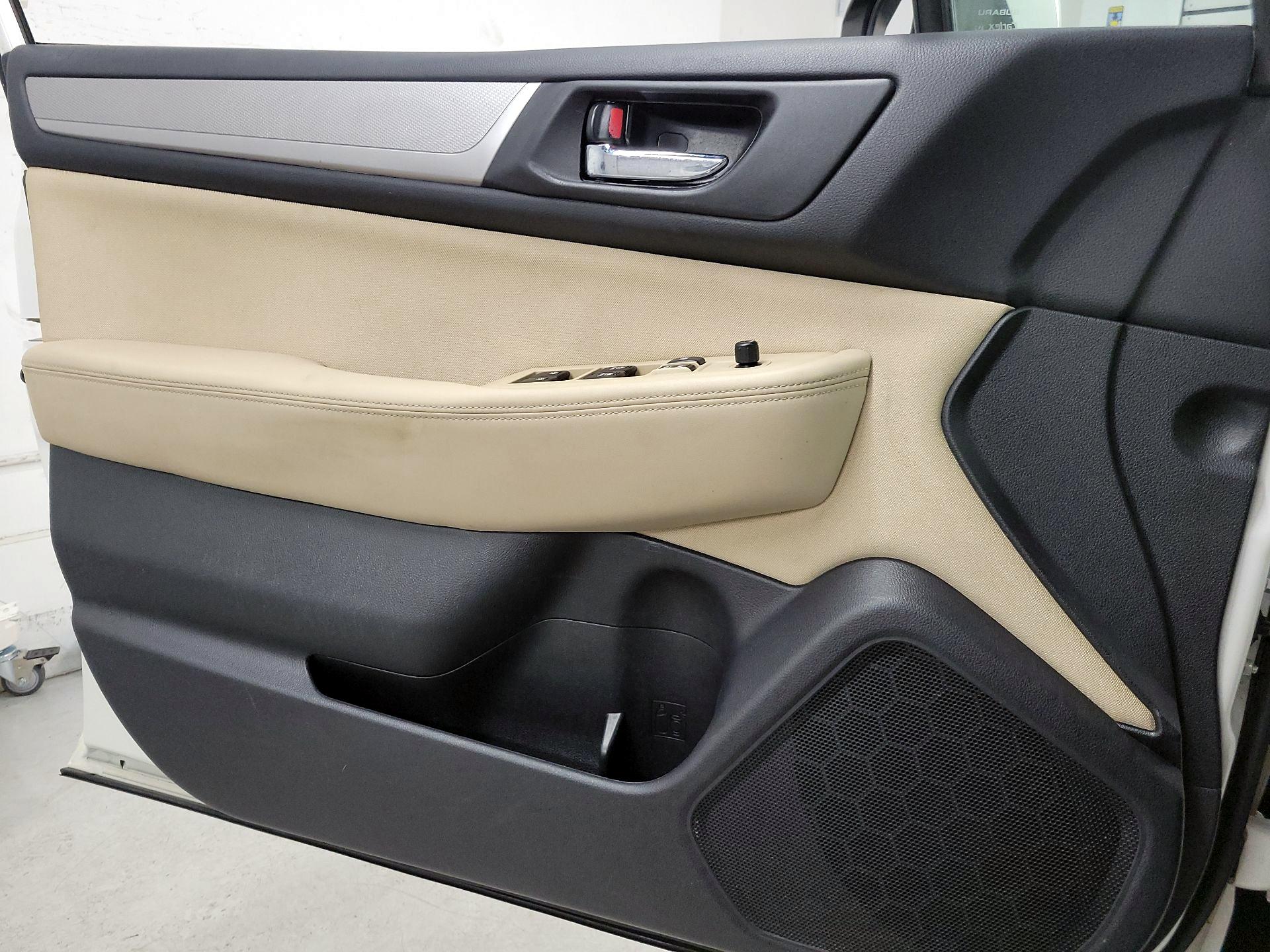 Thumbnail: 2015 Subaru Outback - 12