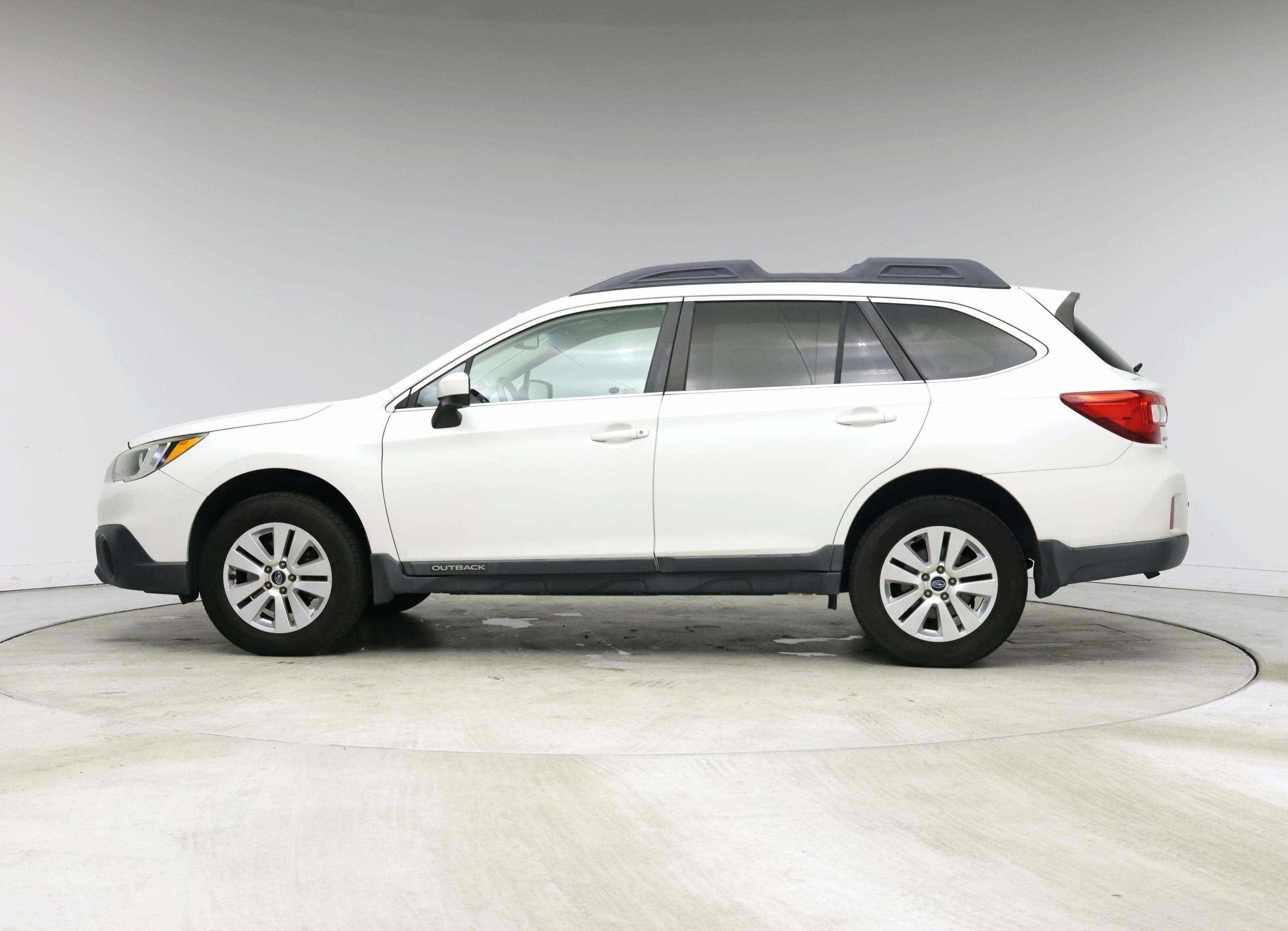Thumbnail: 2015 Subaru Outback - 3