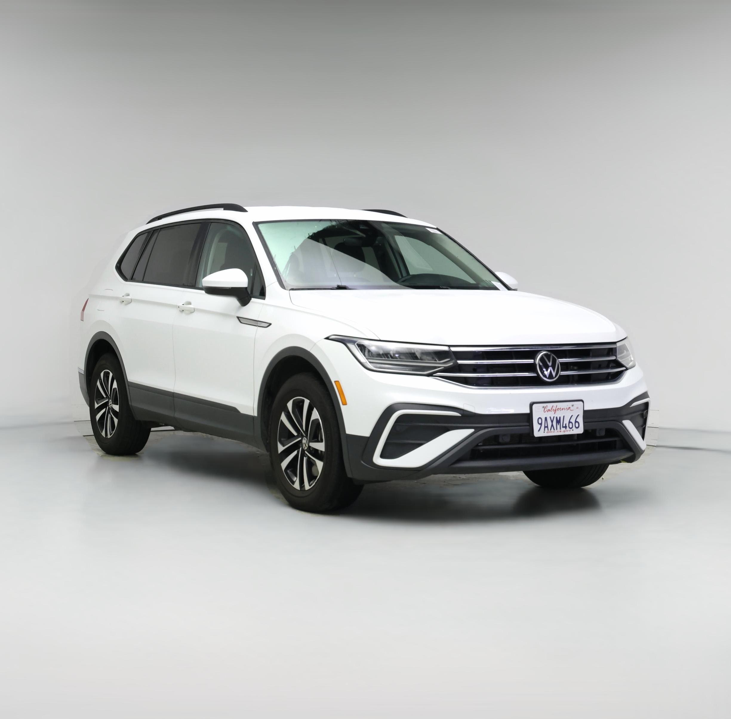 Thumbnail: 2022 Volkswagen Tiguan - 1