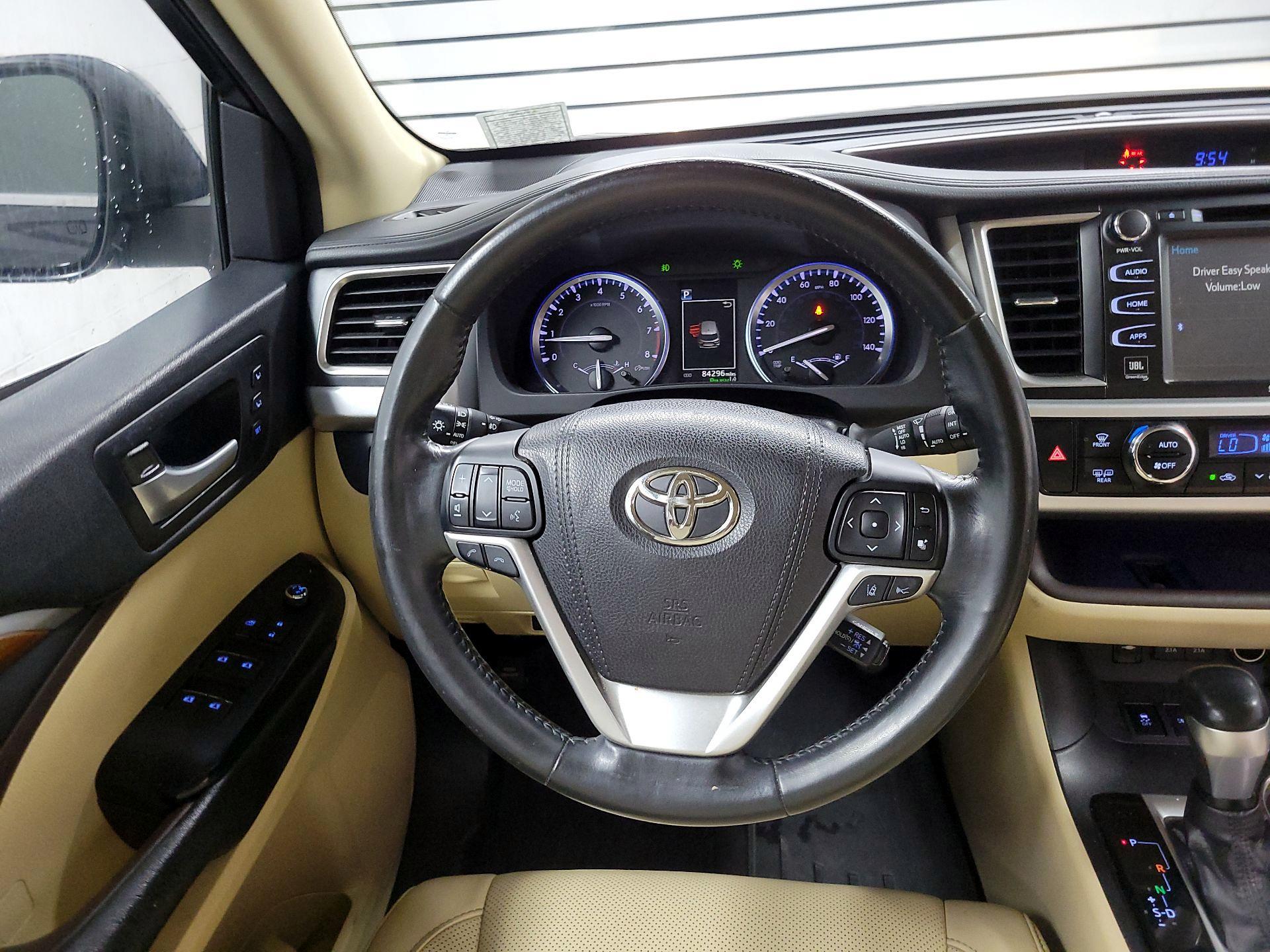 Thumbnail: 2017 Toyota Highlander - 10