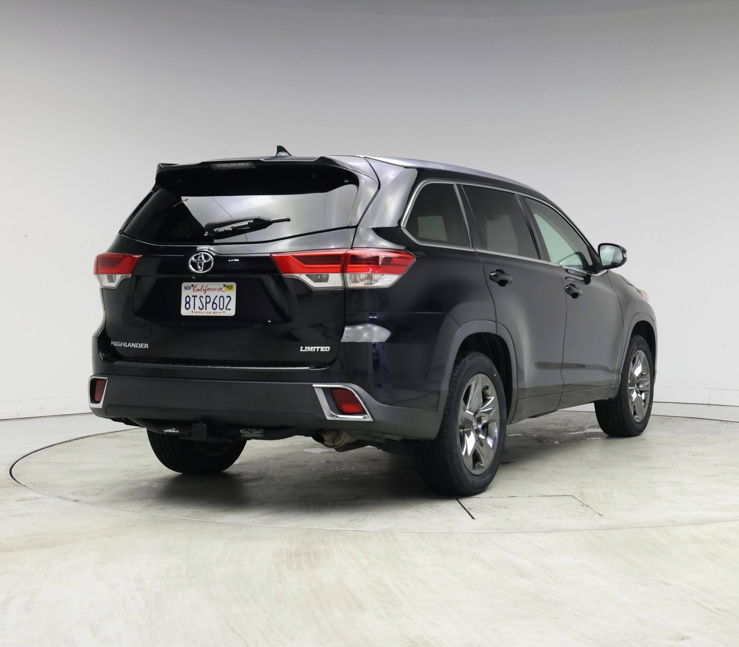 Thumbnail: 2017 Toyota Highlander - 8