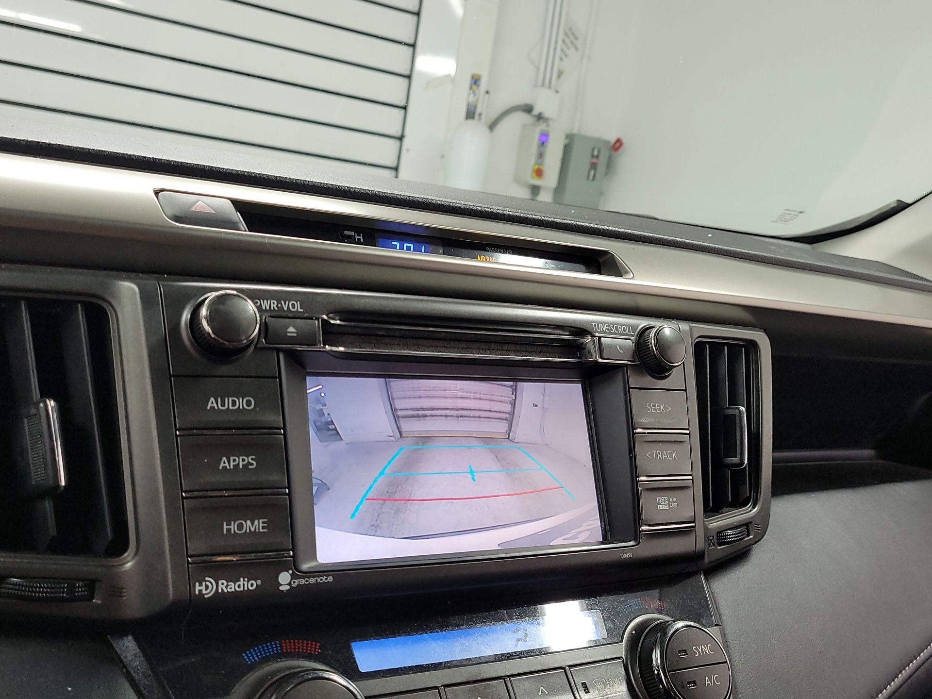 Thumbnail: 2015 Toyota RAV4 - 14