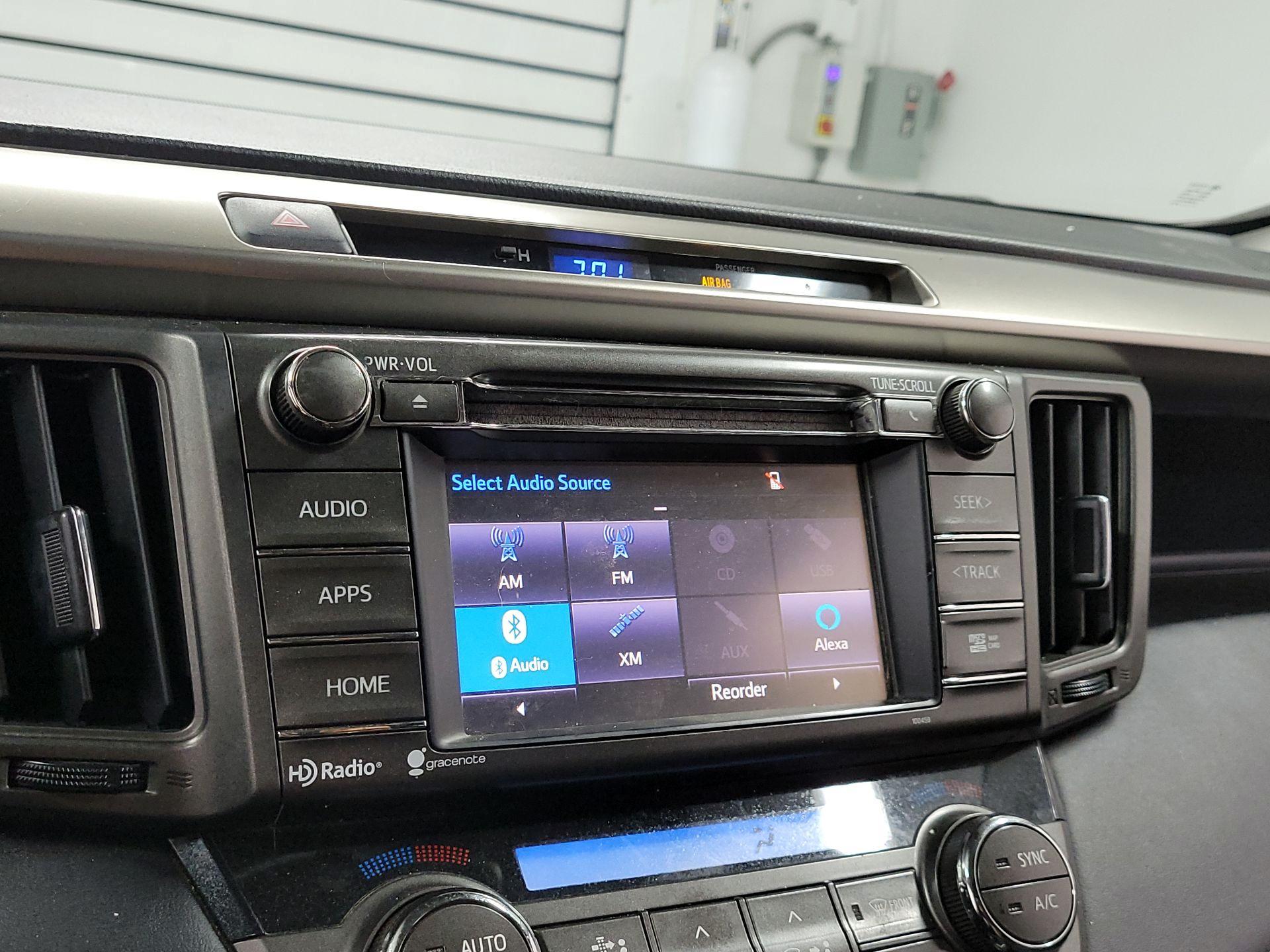 Thumbnail: 2015 Toyota RAV4 - 15
