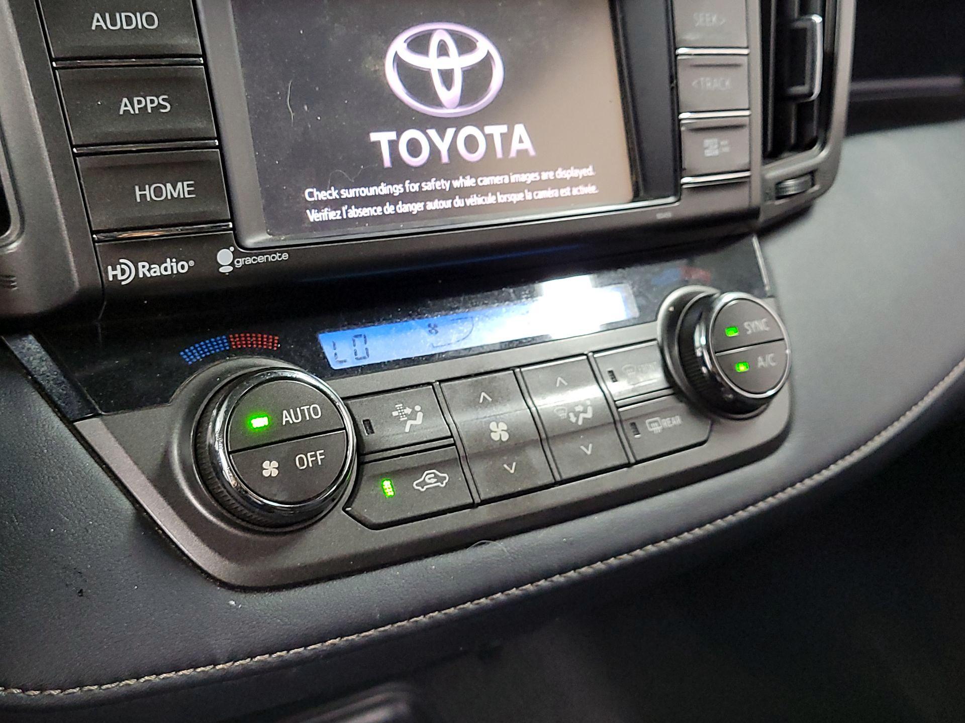 Thumbnail: 2015 Toyota RAV4 - 16
