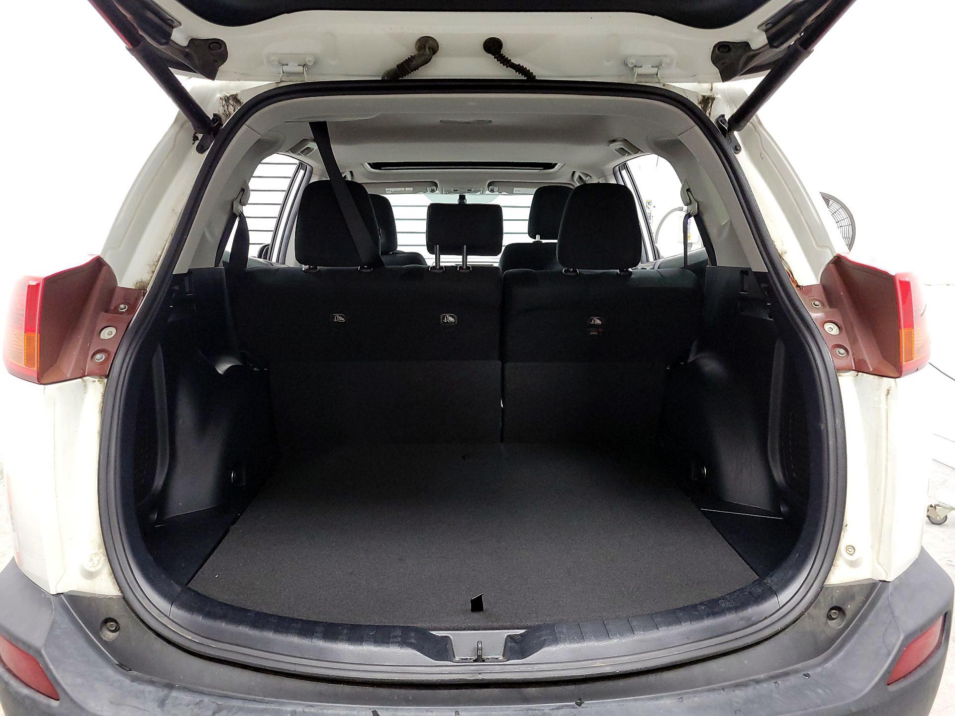 Thumbnail: 2015 Toyota RAV4 - 20