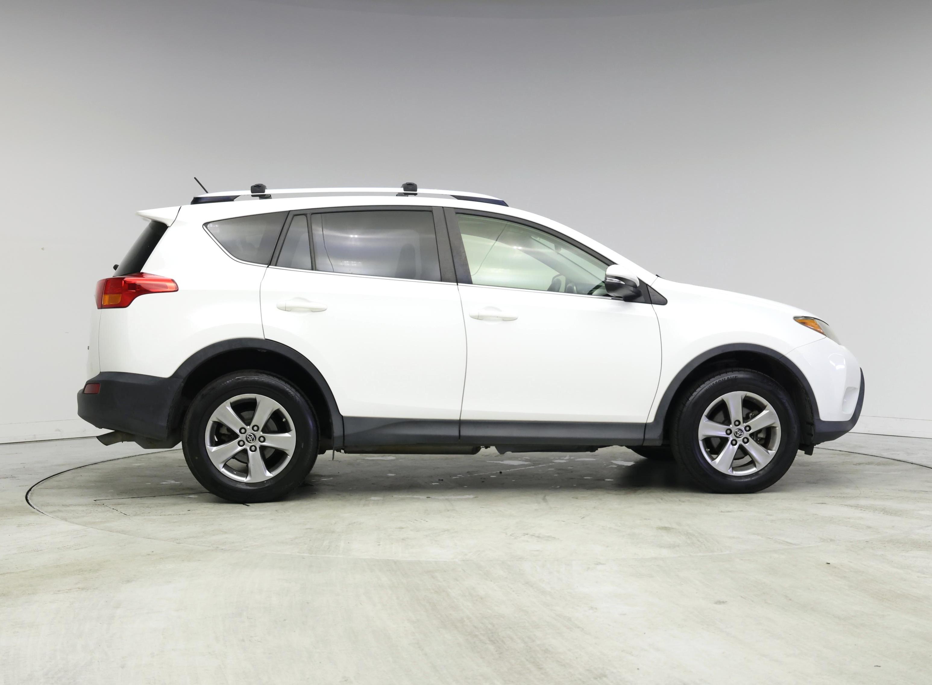 Thumbnail: 2015 Toyota RAV4 - 7