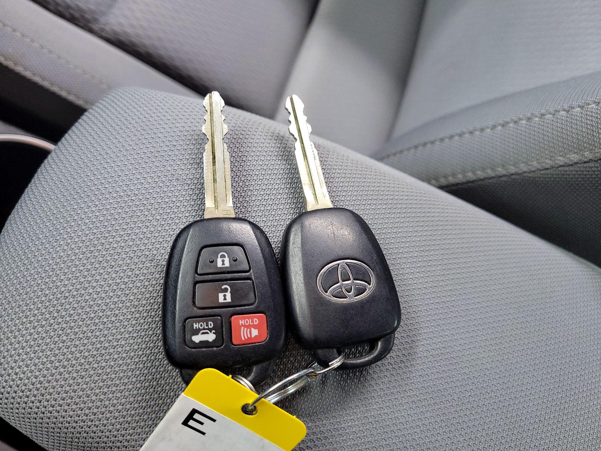 Thumbnail: 2016 Toyota Corolla - 19
