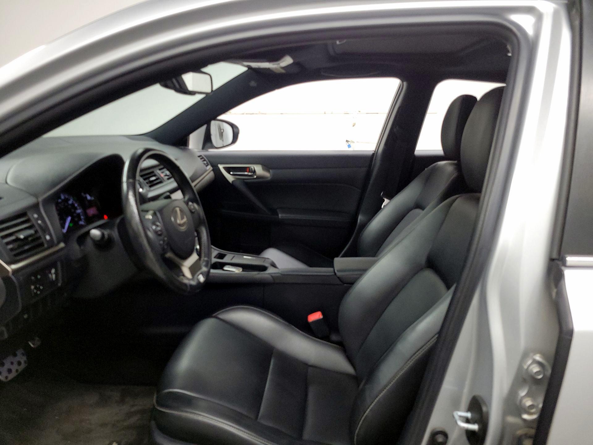 Thumbnail: 2015 Lexus CT - 11