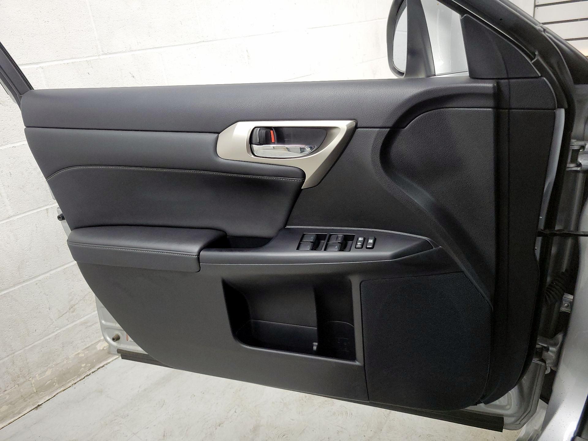 Thumbnail: 2015 Lexus CT - 12