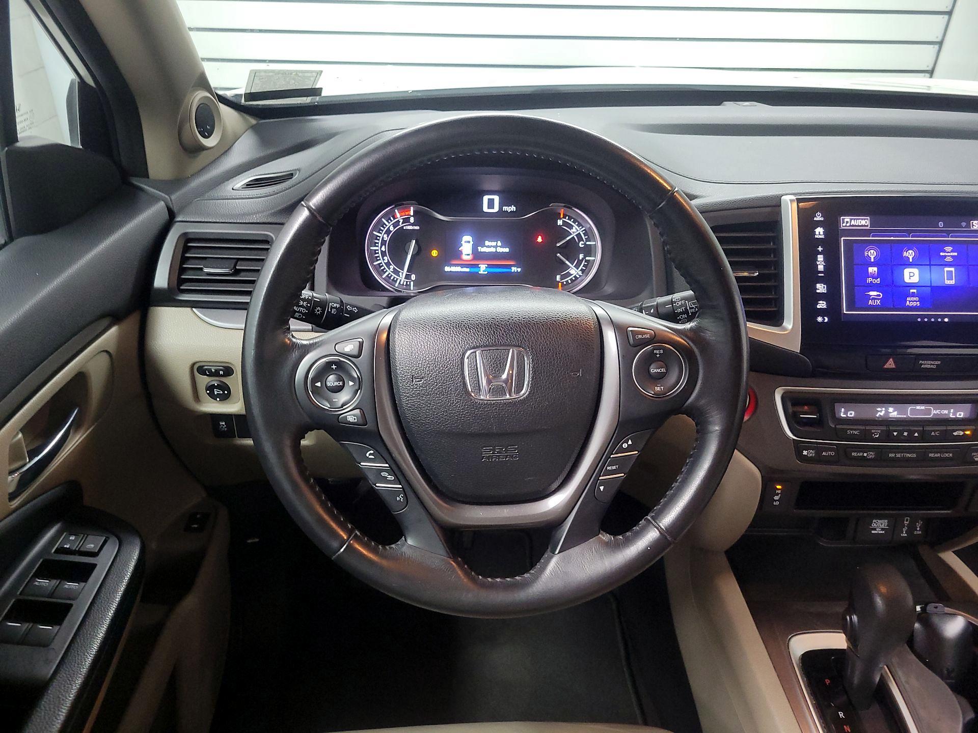 Thumbnail: 2018 Honda Pilot - 10