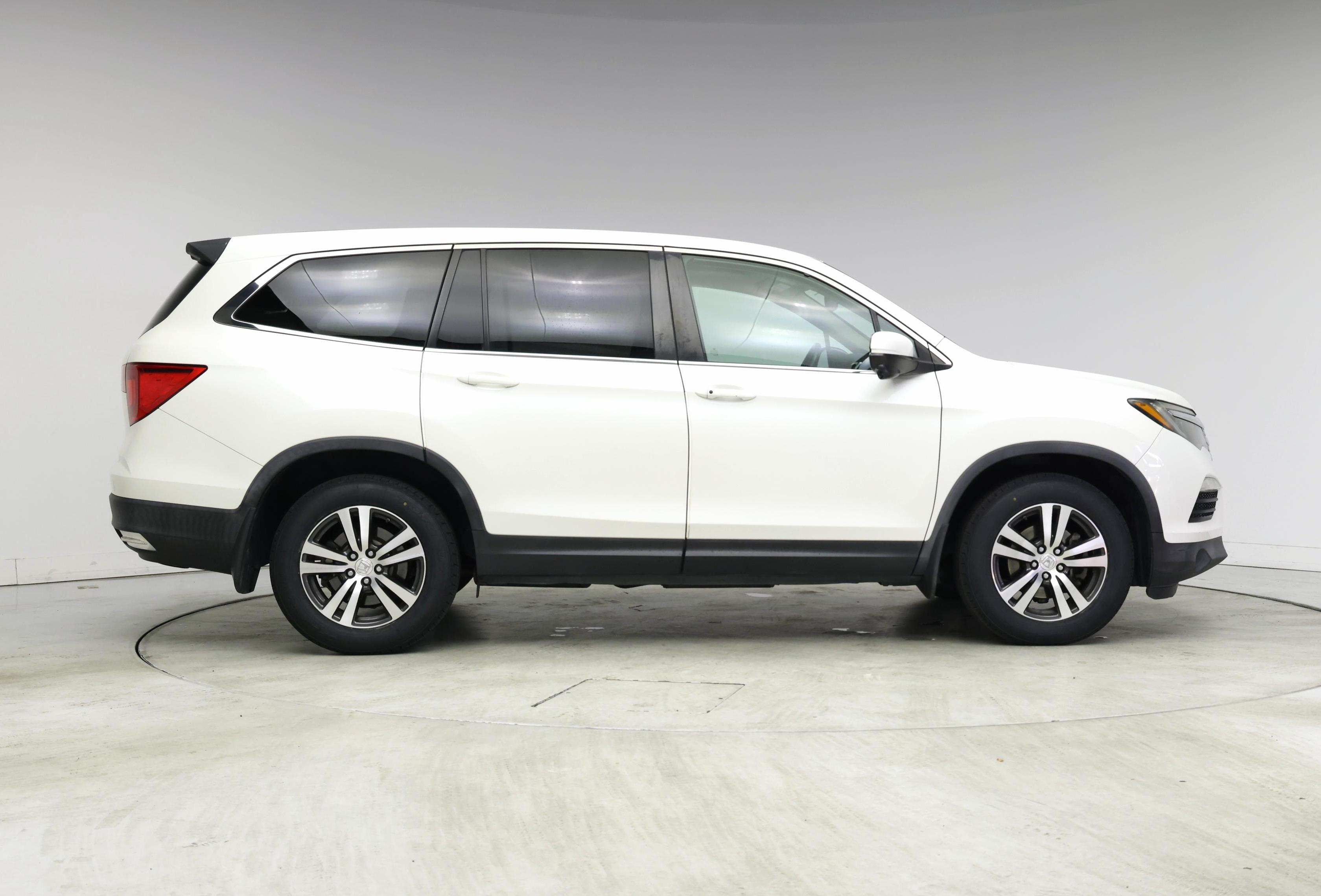 Thumbnail: 2018 Honda Pilot - 7