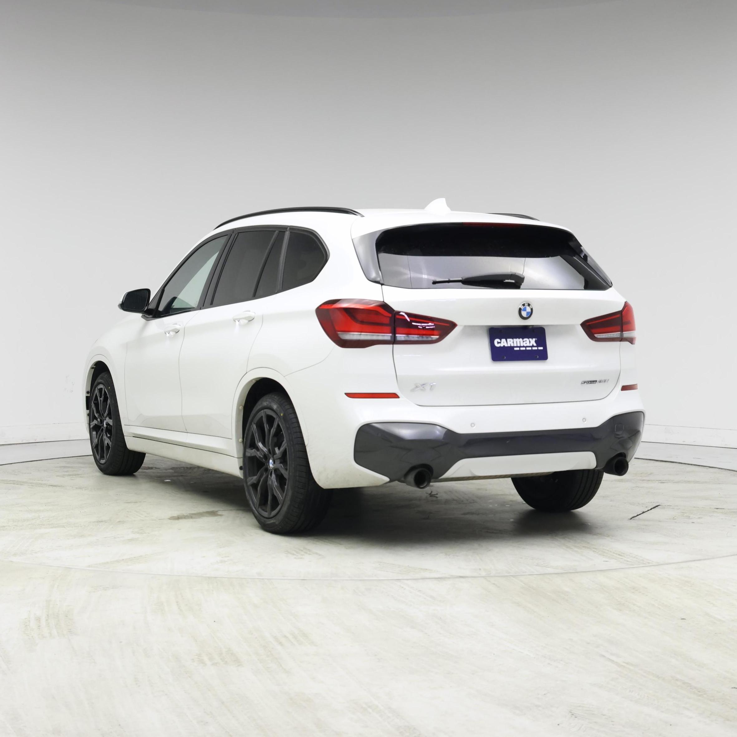 Thumbnail: 2021 BMW X1 - 2
