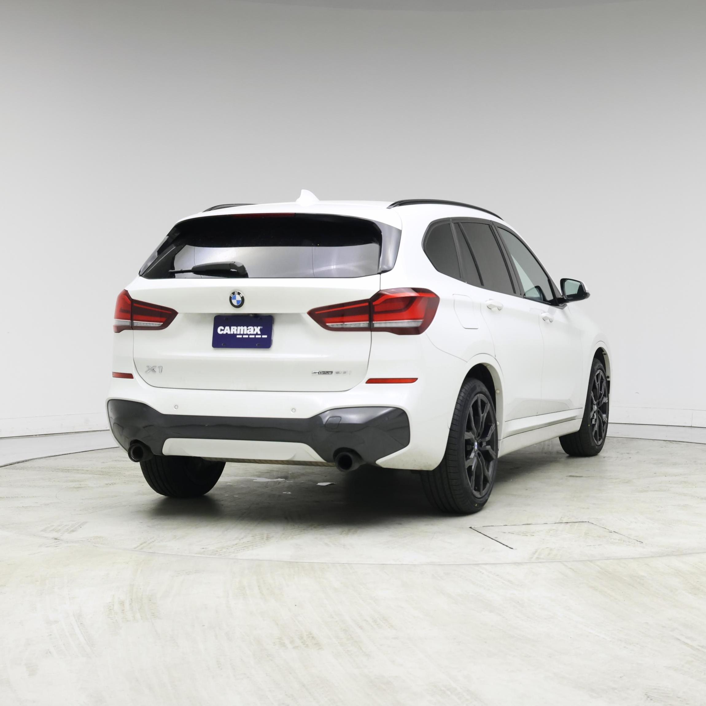 Thumbnail: 2021 BMW X1 - 8