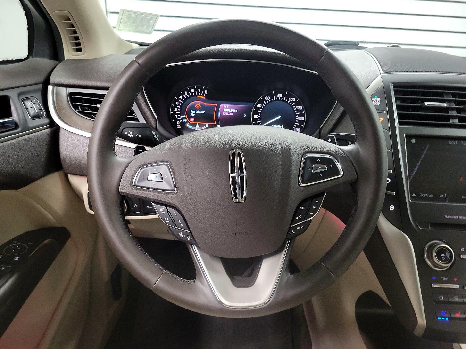 Thumbnail: 2017 Lincoln MKC - 10