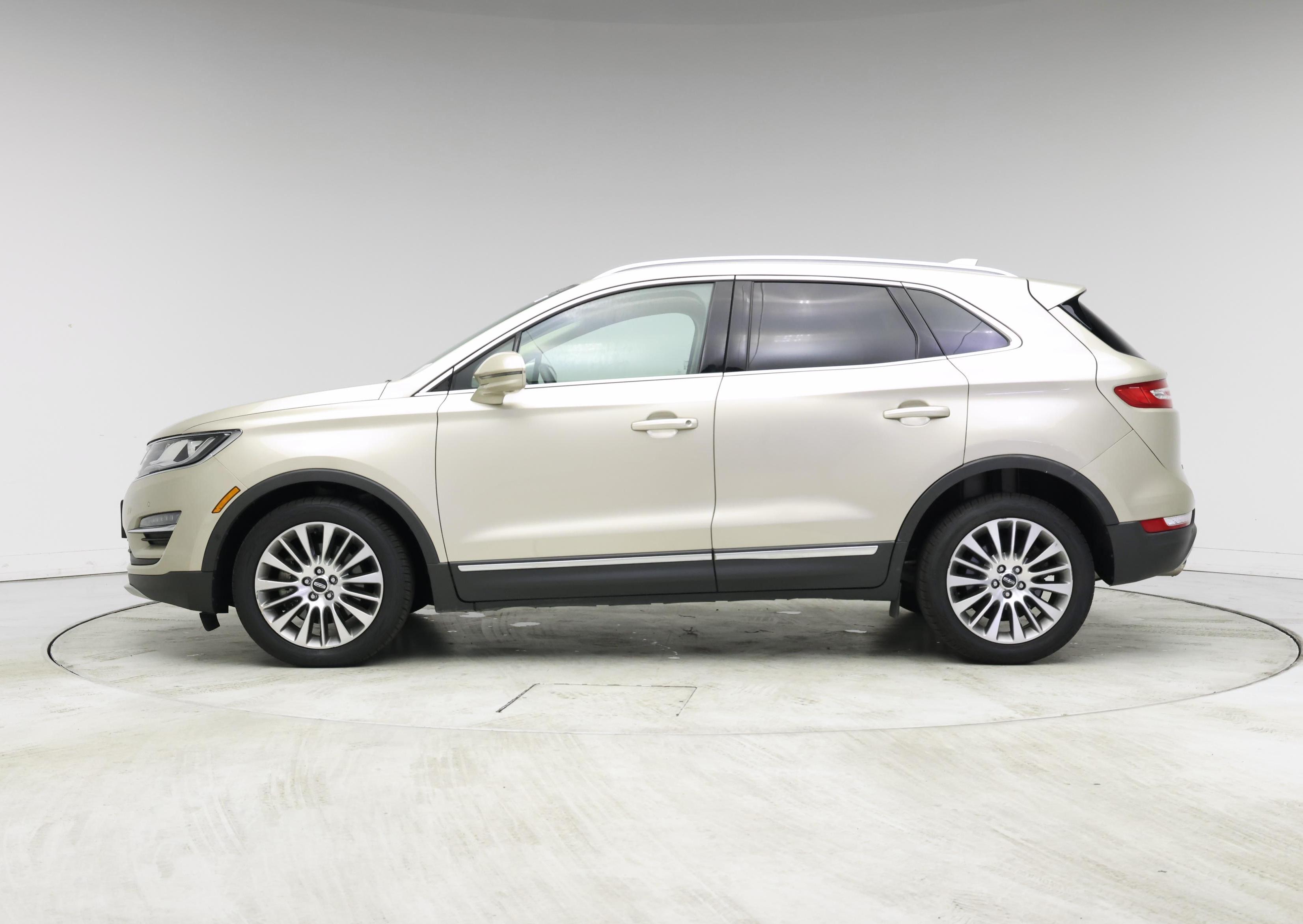 Thumbnail: 2017 Lincoln MKC - 3