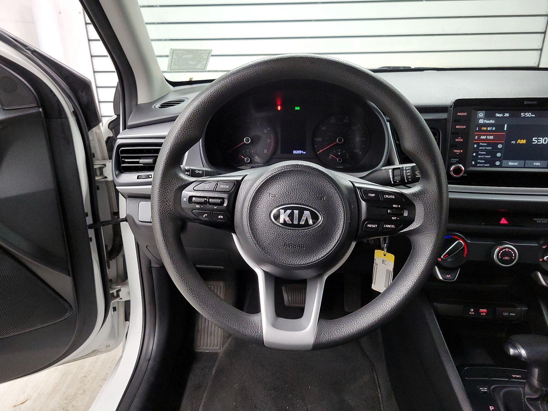 Thumbnail: 2019 Kia Rio - 10