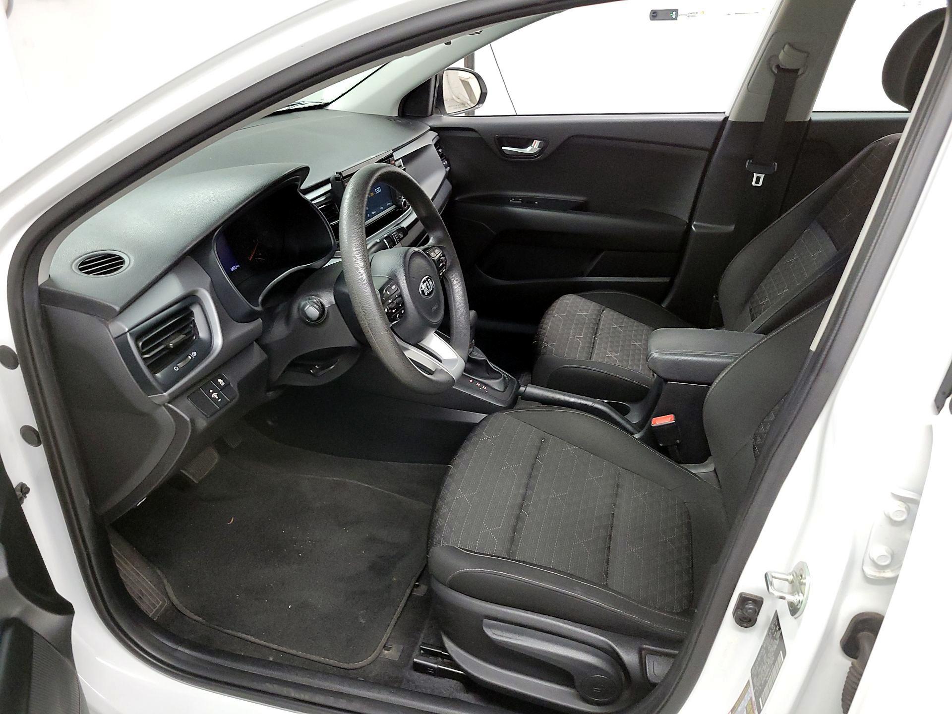 Thumbnail: 2019 Kia Rio - 11