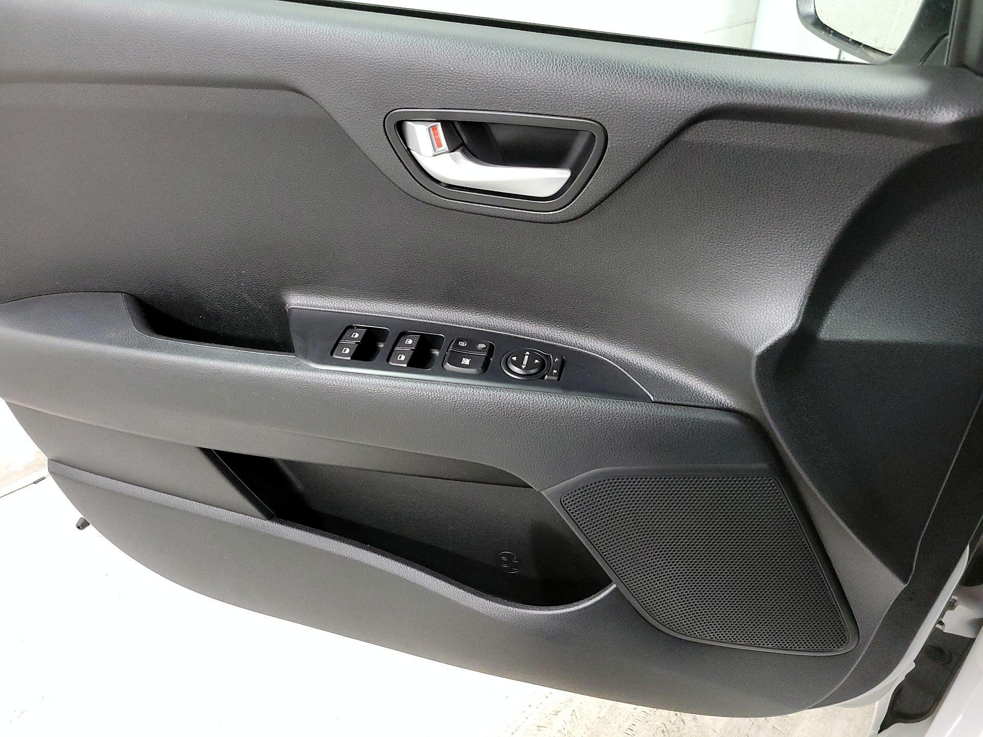 Thumbnail: 2019 Kia Rio - 12