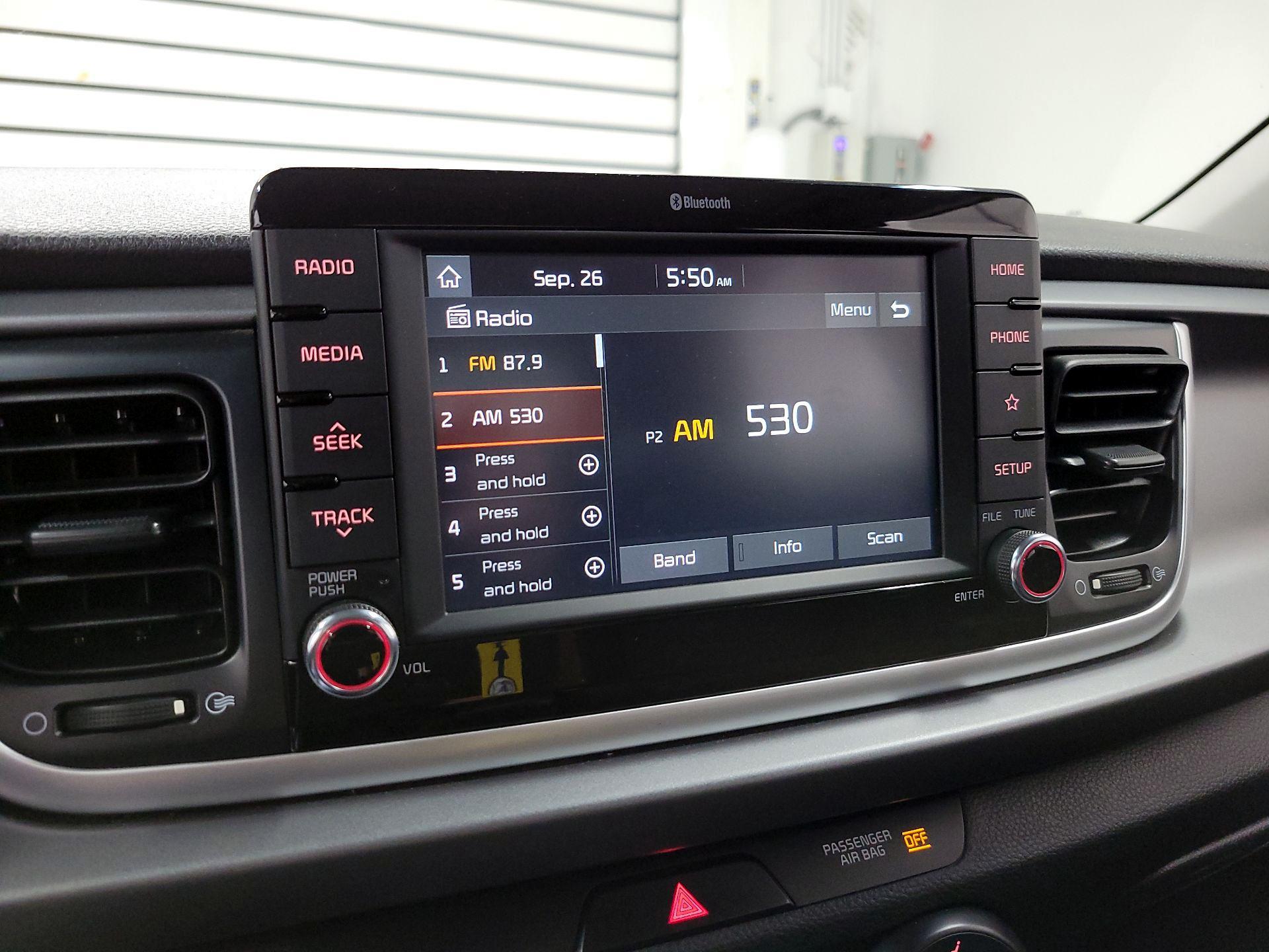 Thumbnail: 2019 Kia Rio - 15